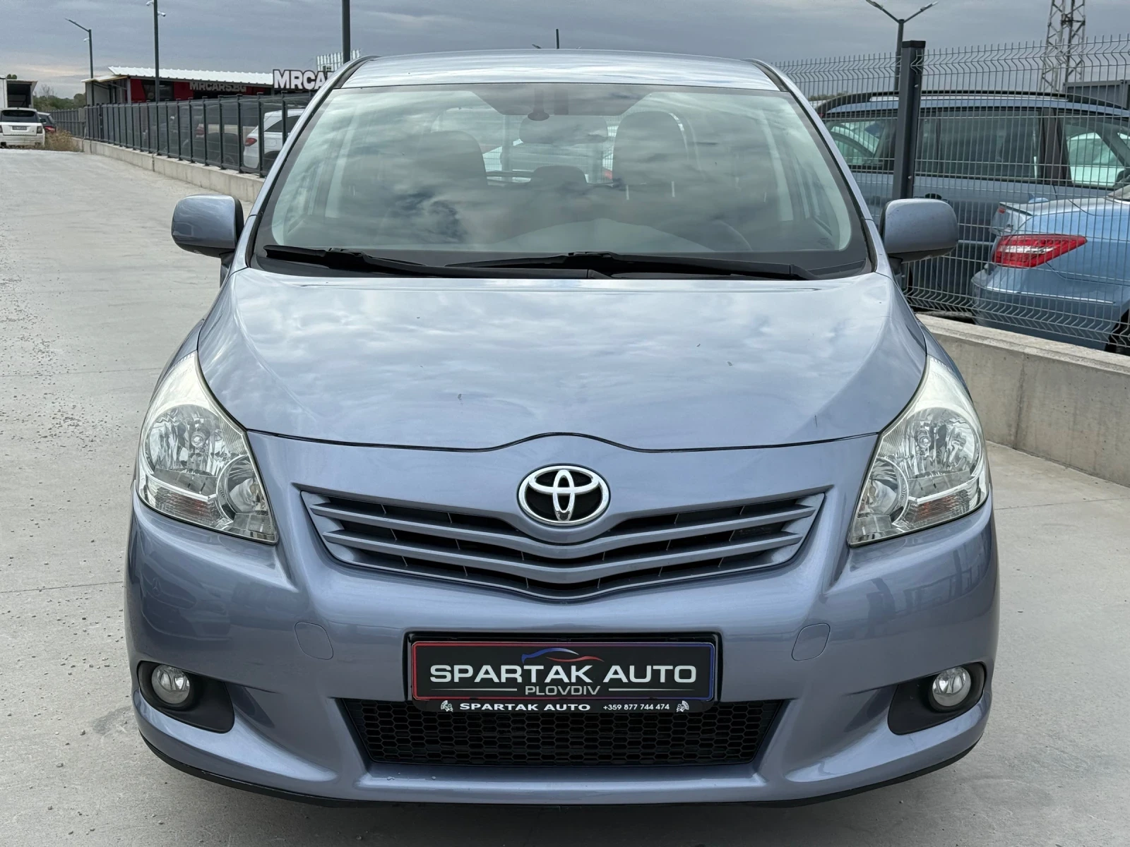 Toyota Verso 2.2DCAT* 2010г* АВТОМАТИК* ТОП СЪСТОЯНИЕ*  - изображение 2
