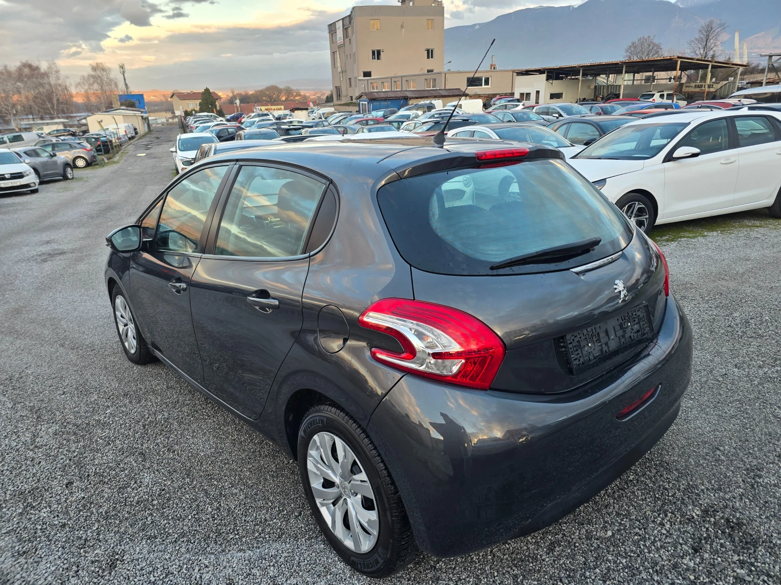 Peugeot 208 1.4i-95k.c-GPL-EURO5-ITALIA-102000KM. - изображение 7