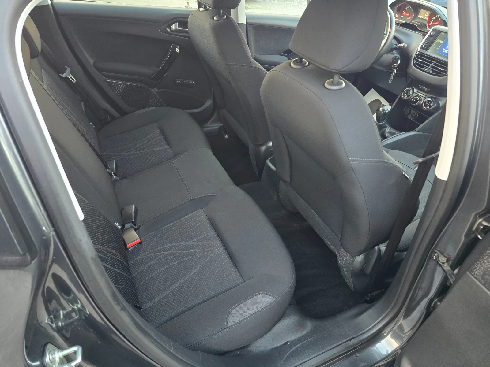 Peugeot 208 1.4i-95k.c-GPL-EURO5-ITALIA-102000KM. - изображение 10