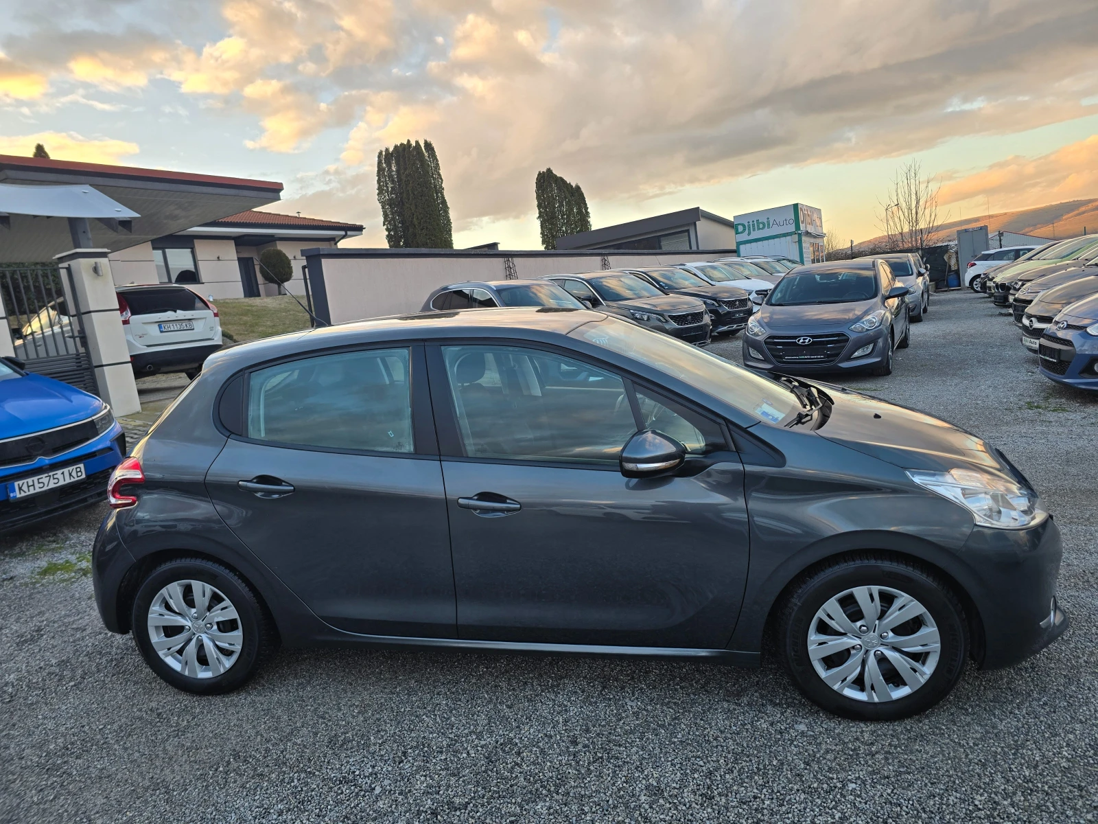 Peugeot 208 1.4i-95k.c-GPL-EURO5-ITALIA-102000KM. - изображение 4