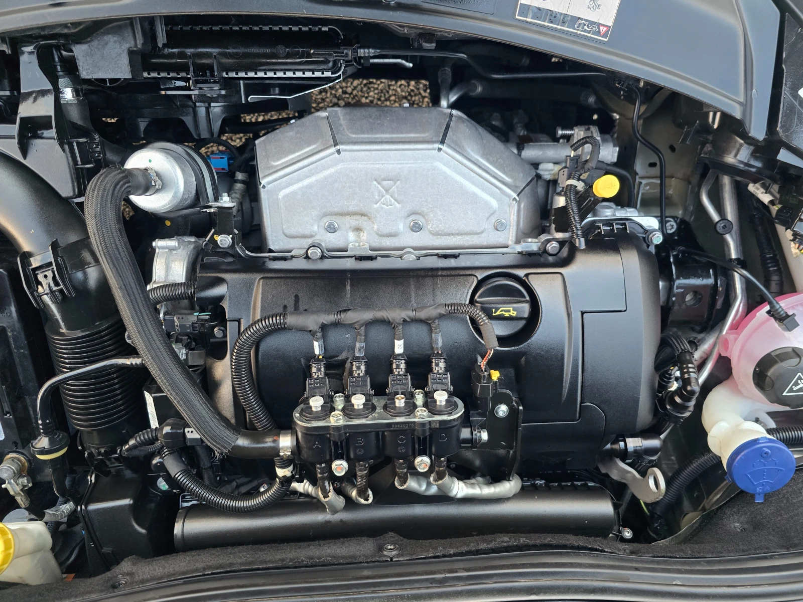 Peugeot 208 1.4i-95k.c-GPL-EURO5-ITALIA-102000KM. | Mobile.bg � ����������� 12