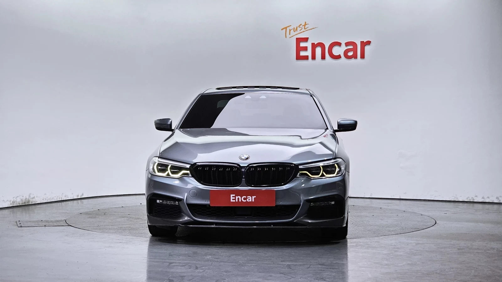 BMW 520 2017* M-PK* COMFORT* HEAD-UP* ИНСПЕКТИРАНА* КРАЙНА, снимка 2 - Автомобили и джипове - 54073183