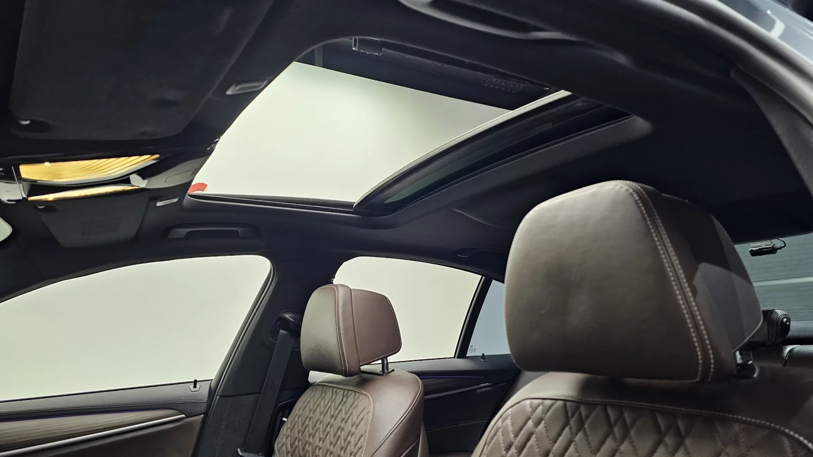 BMW 520 2017* M-PK* COMFORT* HEAD-UP* ИНСПЕКТИРАНА* КРАЙНА, снимка 13 - Автомобили и джипове - 54073183