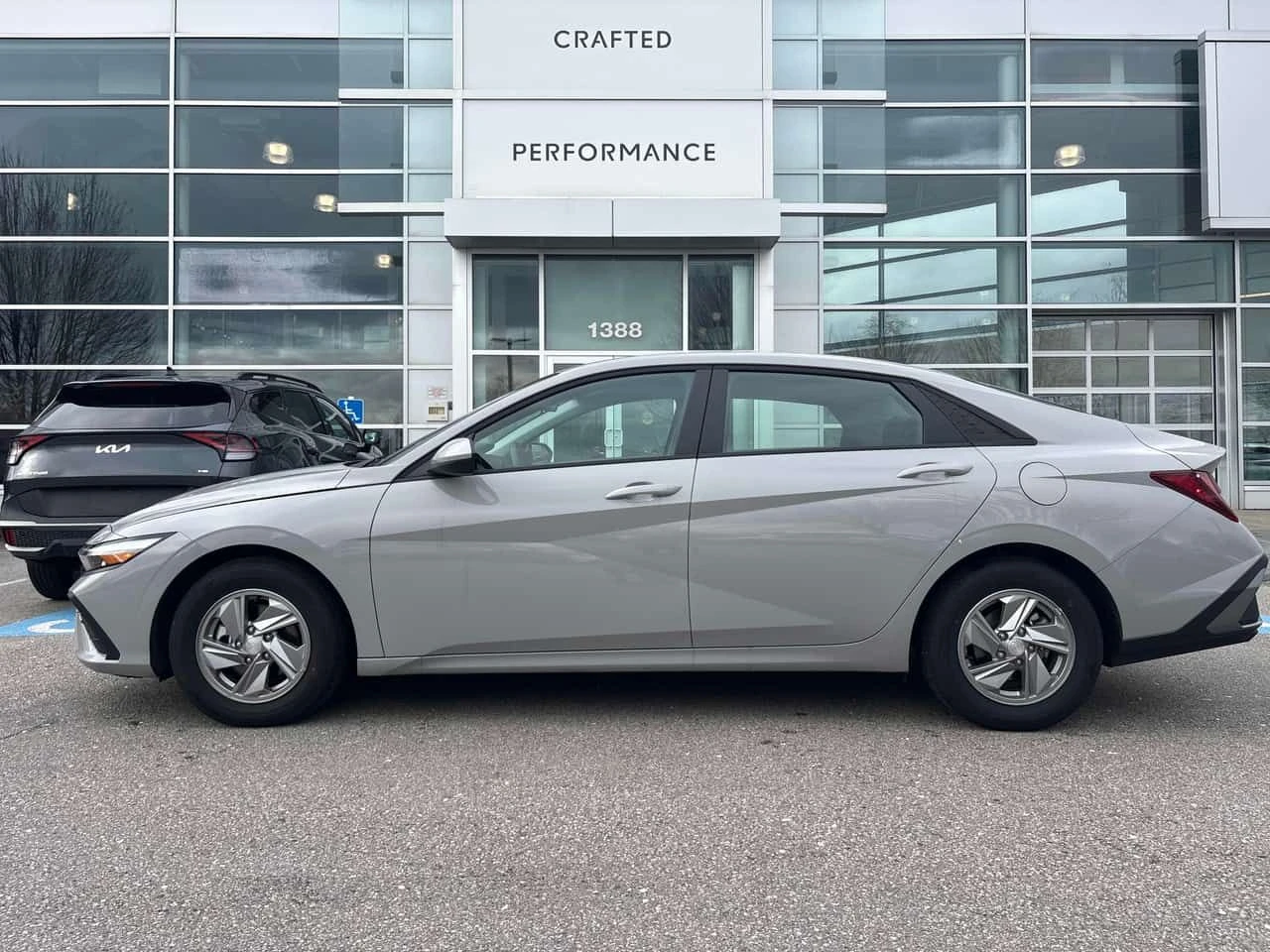 Hyundai Elantra * Essential * CARFAX * KEYLESS * ПОДГРЕВИ, снимка 2 - Автомобили и джипове - 54078823