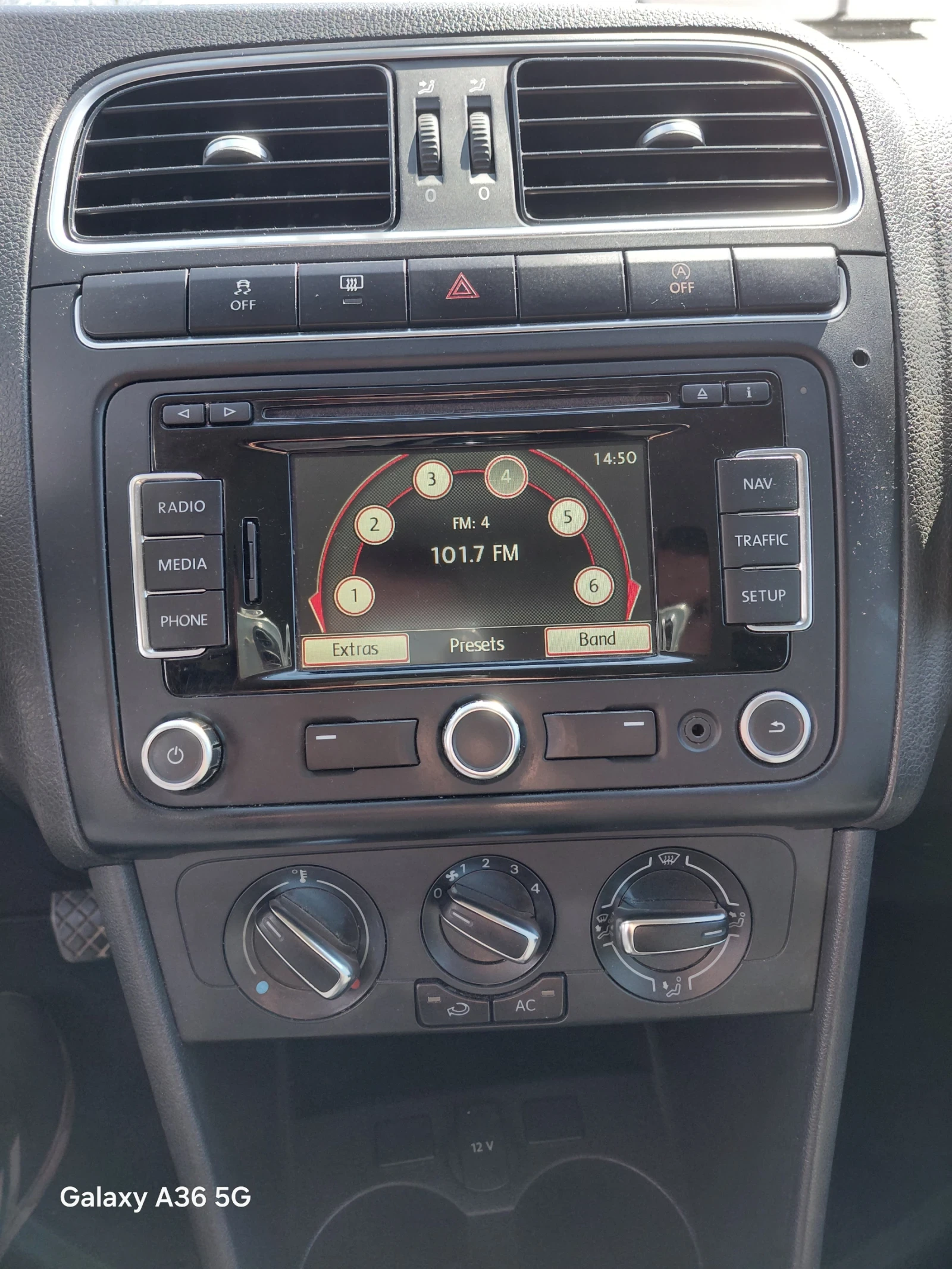 VW Polo 6R, снимка 17 - Автомобили и джипове - 54100037