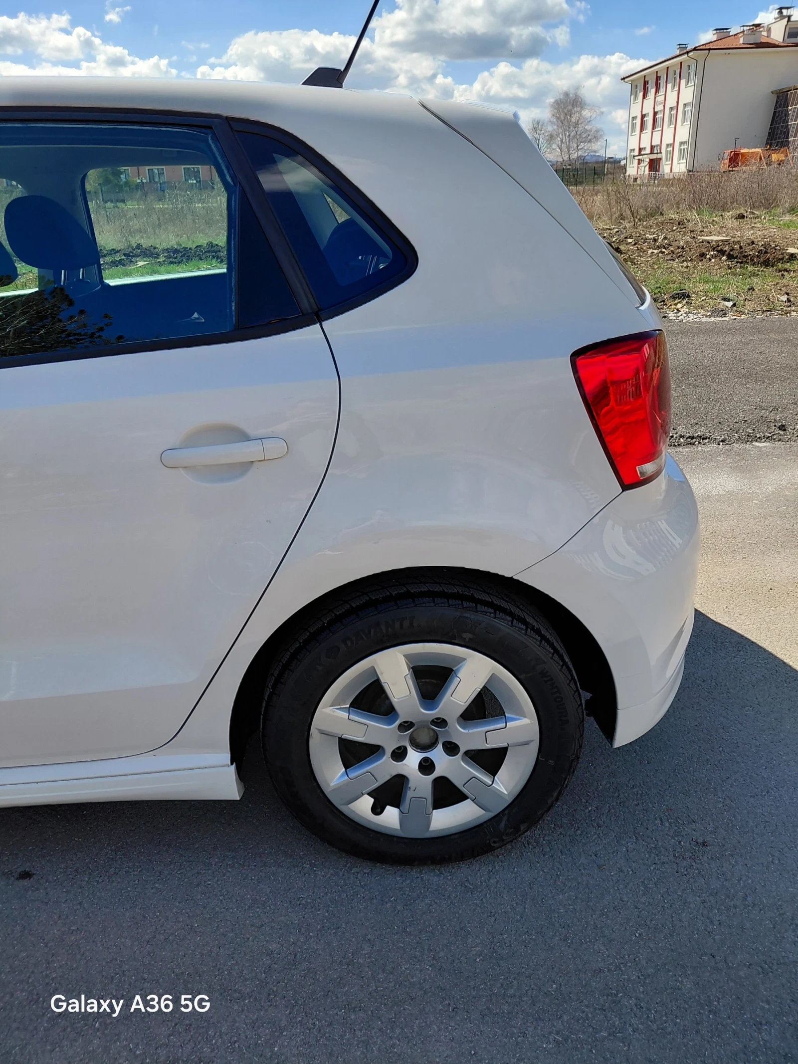 VW Polo 6R, снимка 2 - Автомобили и джипове - 54100037