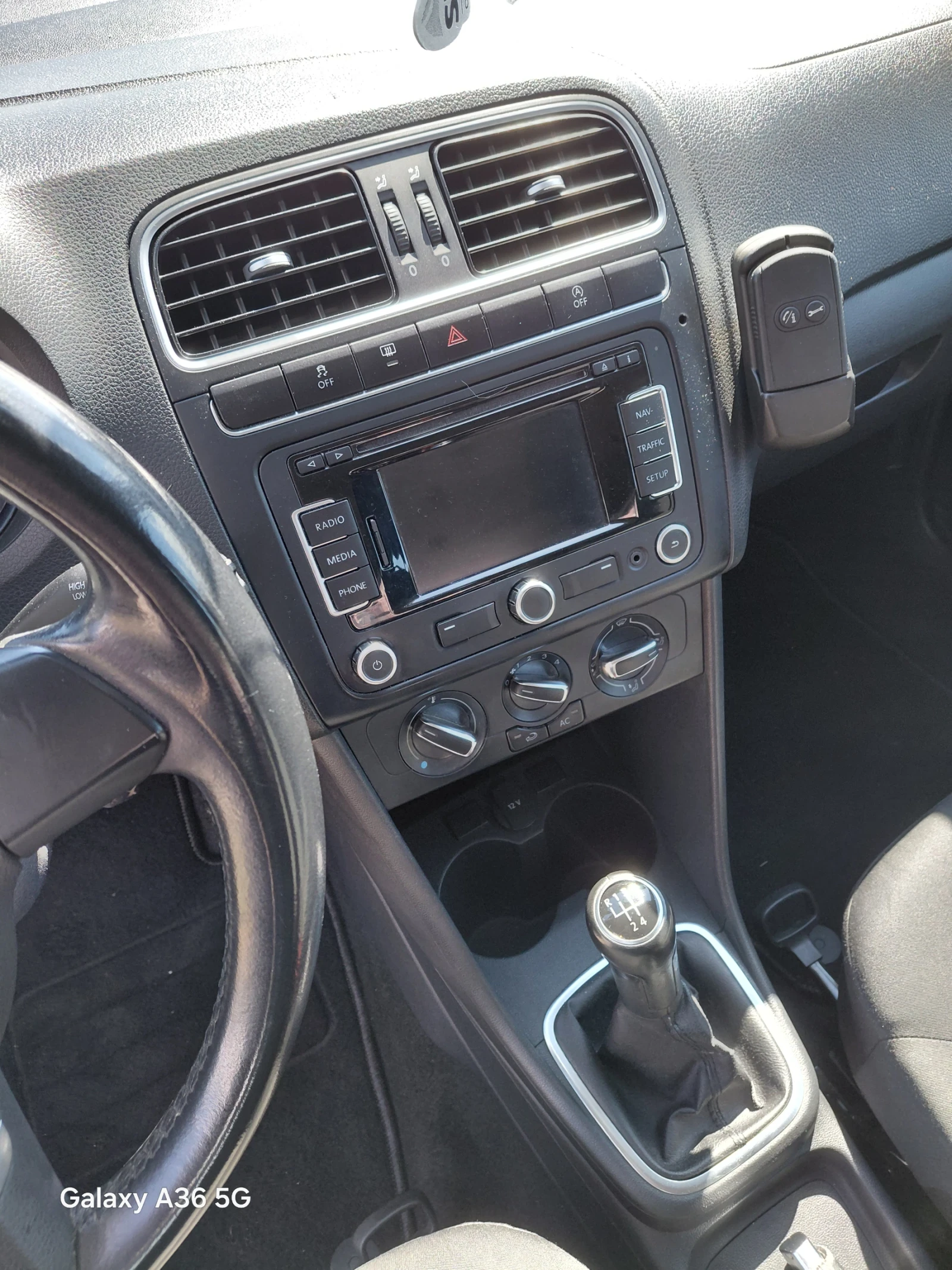 VW Polo 6R, снимка 13 - Автомобили и джипове - 54100037