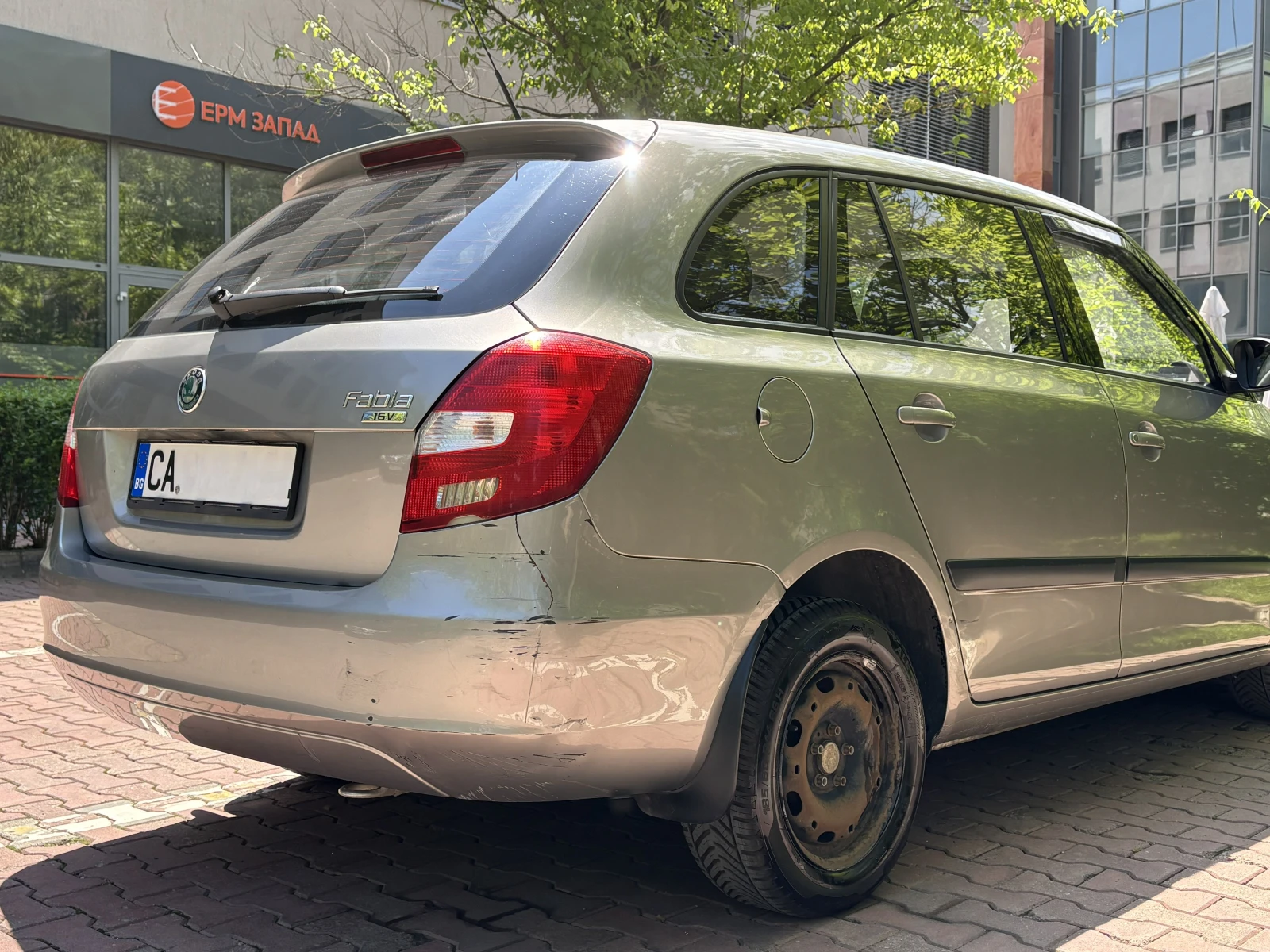 Skoda Fabia 1.4 16V Ambient, снимка 7 - Автомобили и джипове - 54826684
