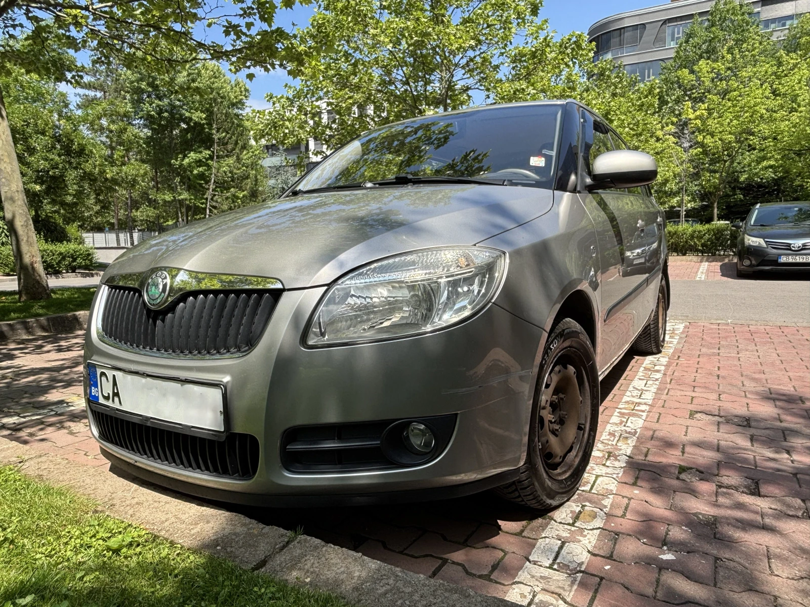 Skoda Fabia 1.4 16V Ambient, снимка 5 - Автомобили и джипове - 54826684