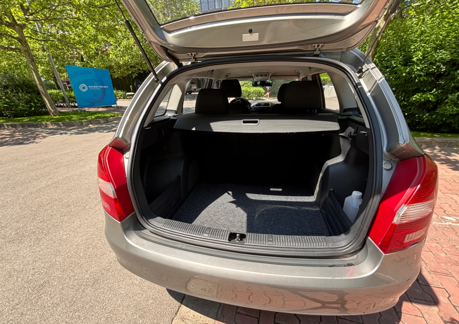 Skoda Fabia 1.4 16V Ambient, снимка 12 - Автомобили и джипове - 54826684