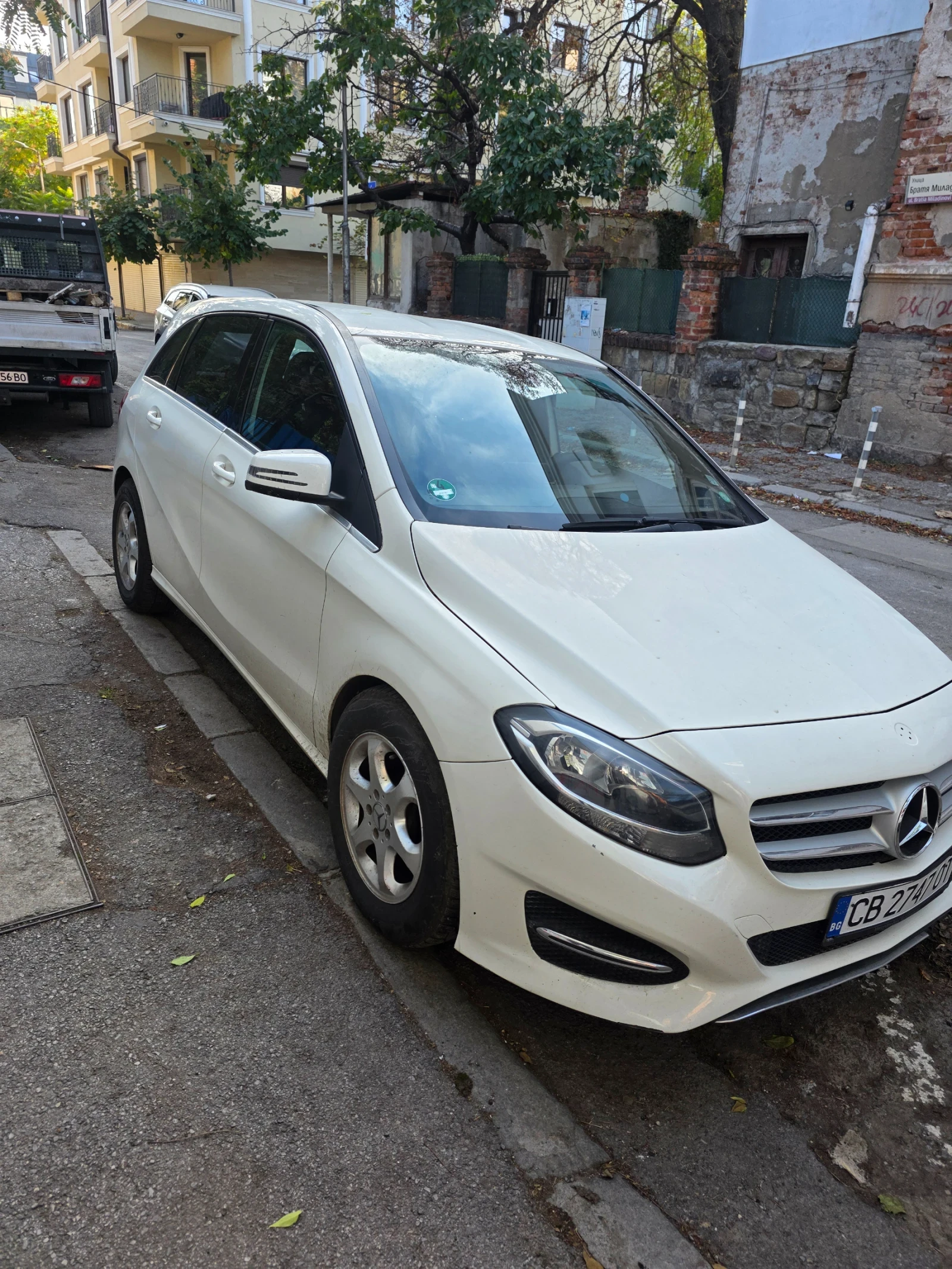 Mercedes-Benz B 180 1.5dci 109ks euro5, снимка 2 - Автомобили и джипове - 56415428