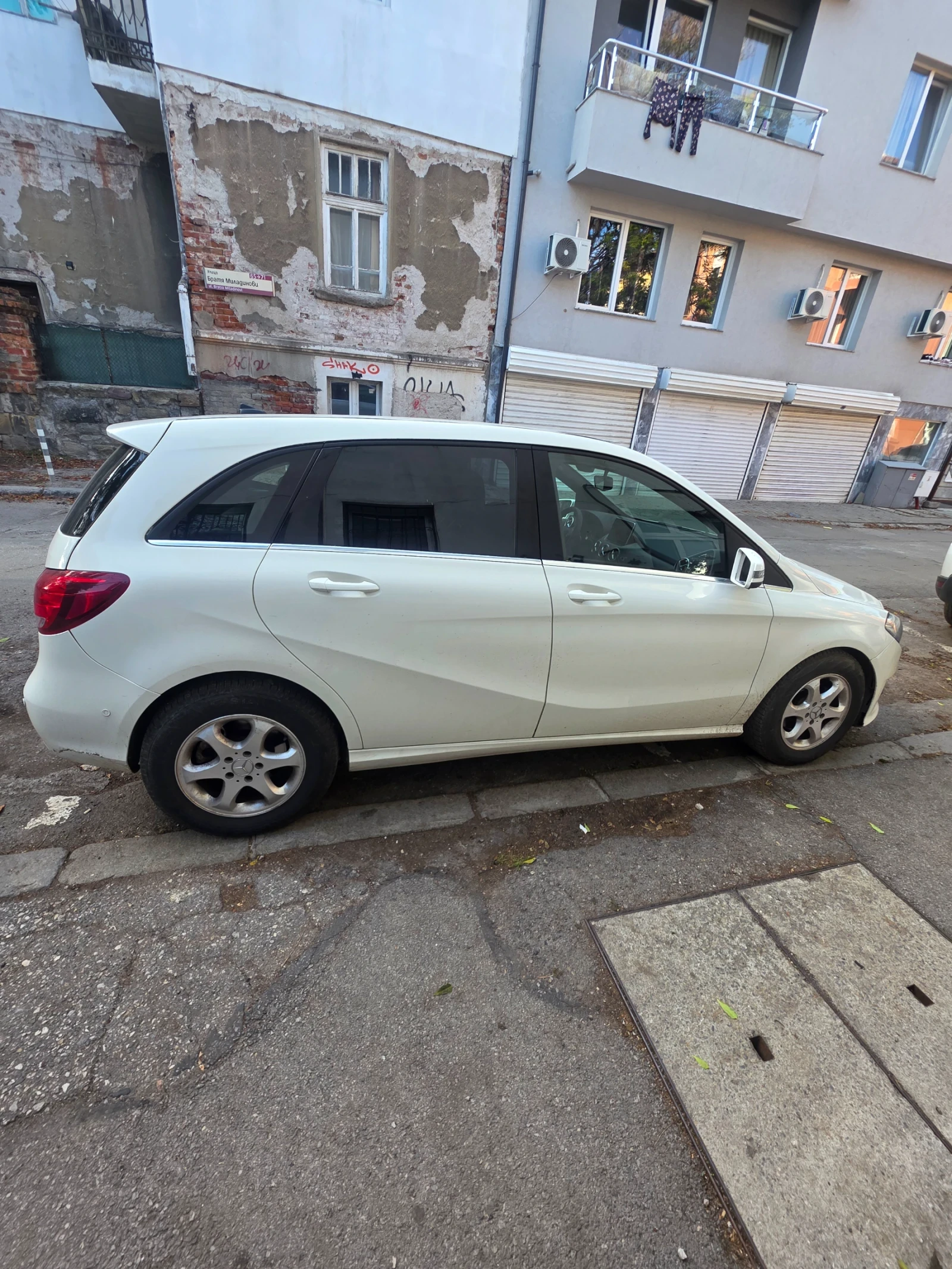Mercedes-Benz B 180 1.5dci 109ks euro5, снимка 4 - Автомобили и джипове - 56415428