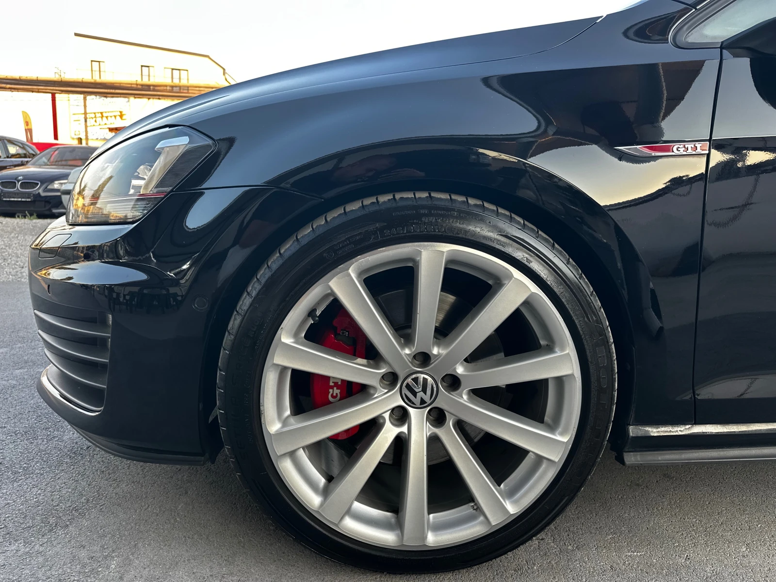 VW Golf GTI DSG 220к.с КАТО НОВ, снимка 5 - Автомобили и джипове - 55103545
