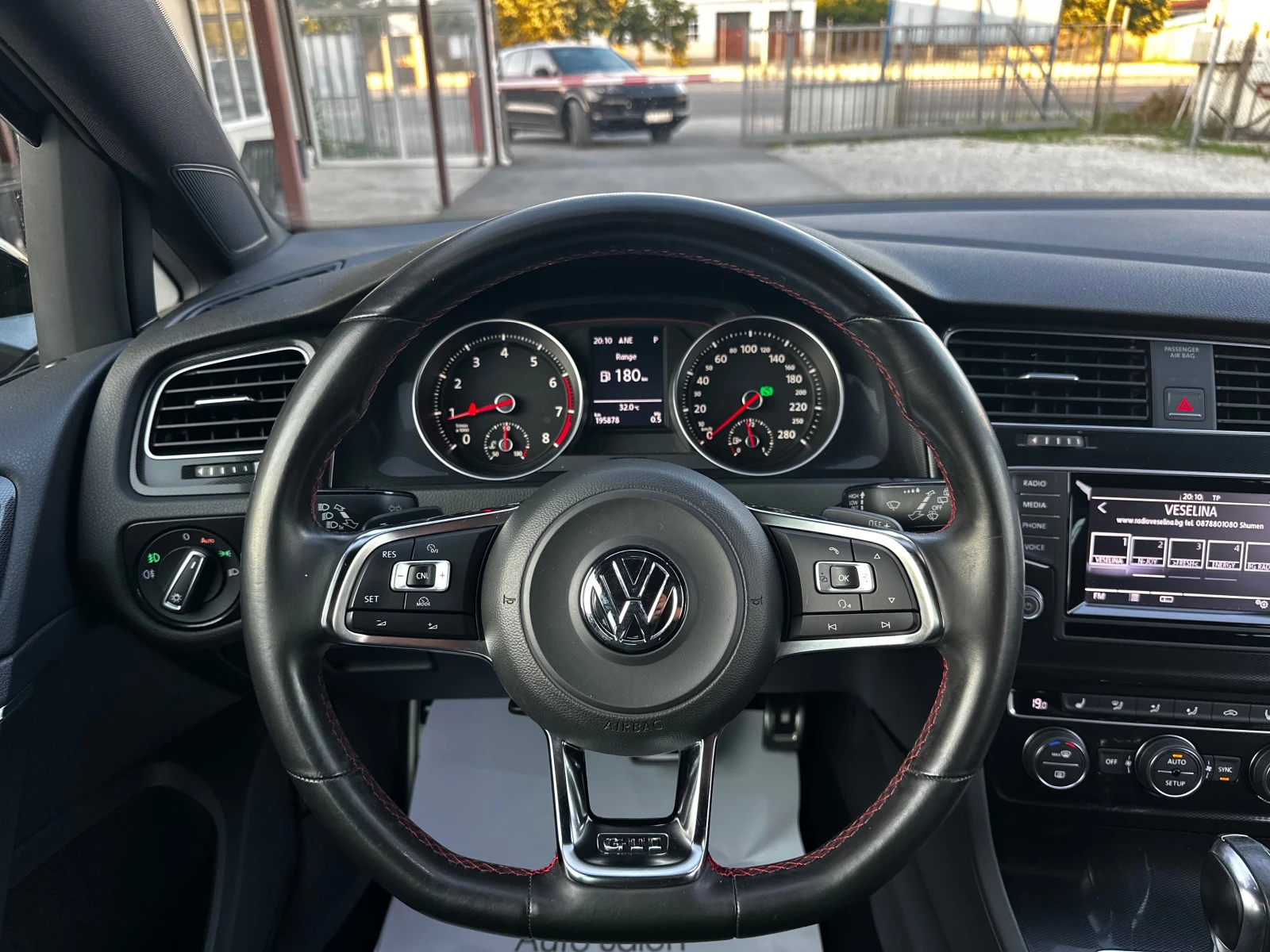 VW Golf GTI DSG 220к.с КАТО НОВ, снимка 10 - Автомобили и джипове - 55103545