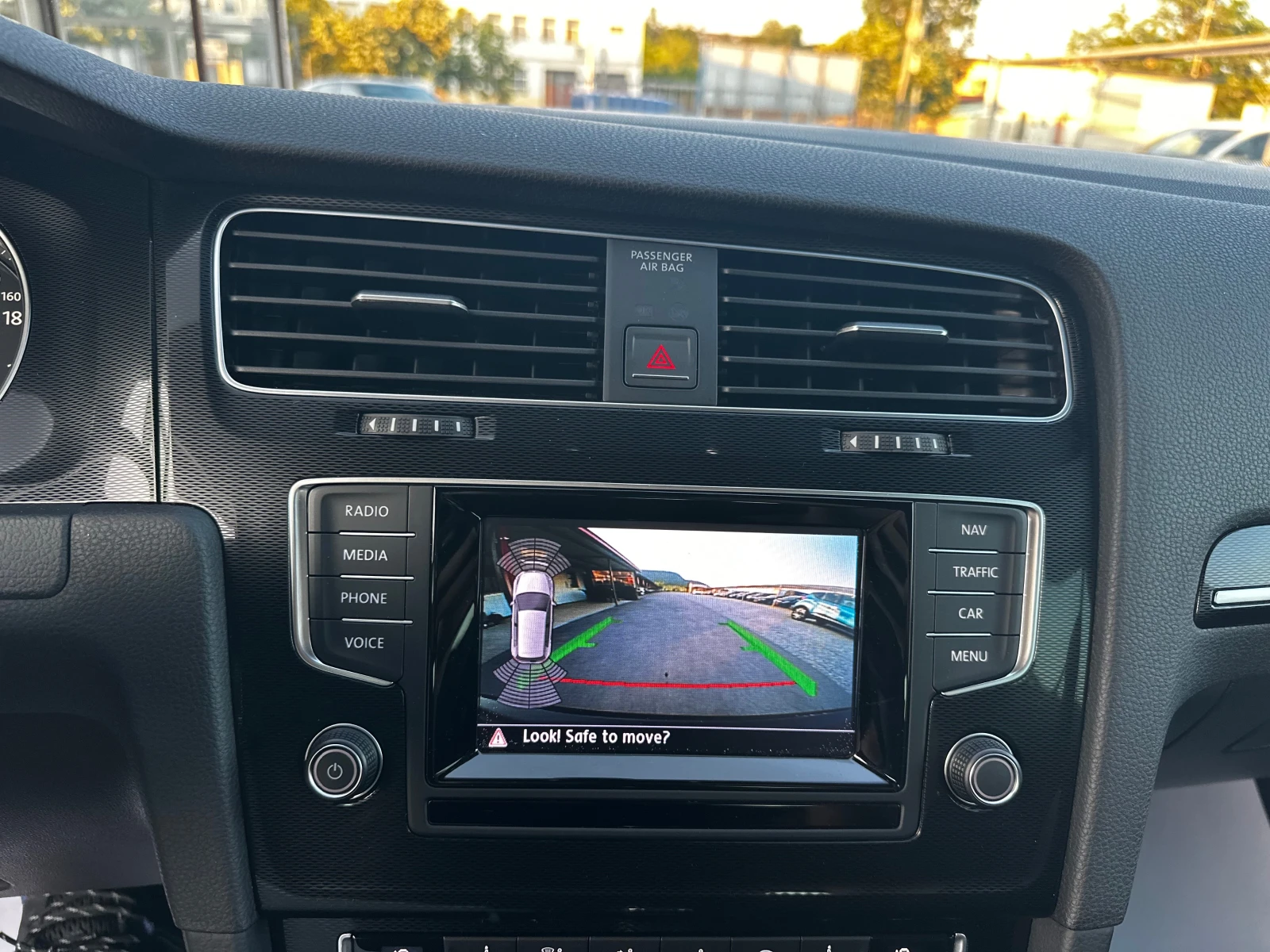 VW Golf GTI DSG 220к.с КАТО НОВ, снимка 15 - Автомобили и джипове - 55103545