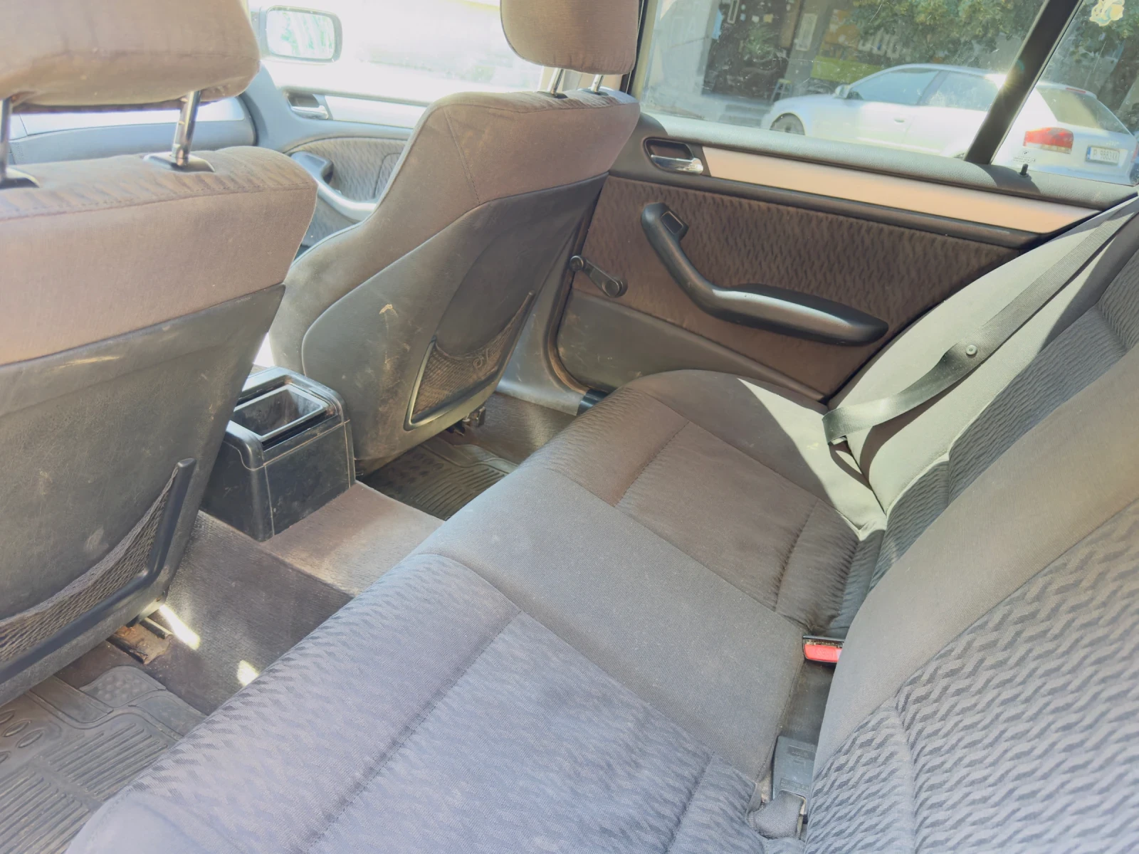 BMW 320 2.0, снимка 12 - Автомобили и джипове - 55741624