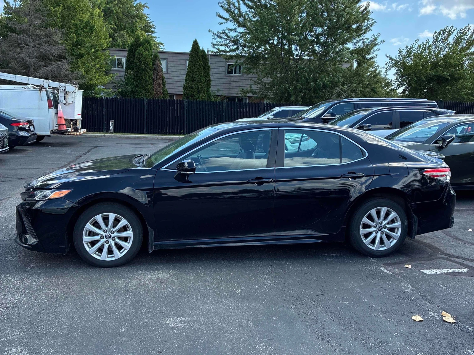 Toyota Camry * SE * CARFAX * ОПЦИЯ ЗА ФИНАНСИРАНЕ, снимка 2 - Автомобили и джипове - 55839106