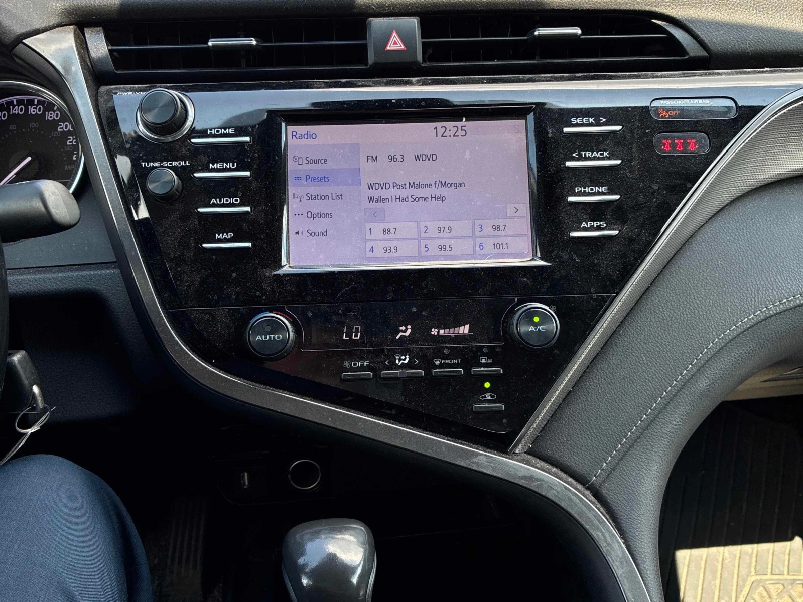 Toyota Camry * SE * CARFAX * ОПЦИЯ ЗА ФИНАНСИРАНЕ, снимка 9 - Автомобили и джипове - 55839106