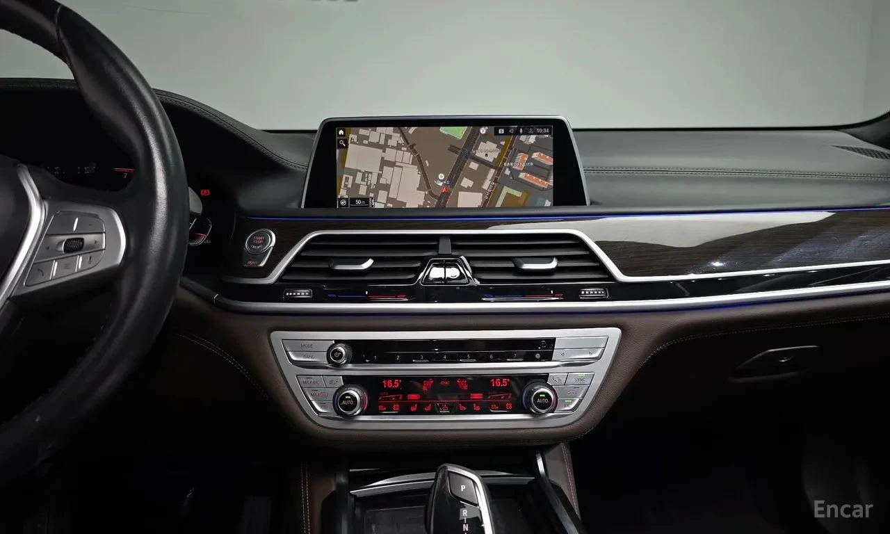 BMW 740 * 740Li xDrive Design Pure Excellence* АВТОКРЕДИТ*, снимка 14 - Автомобили и джипове - 56096955