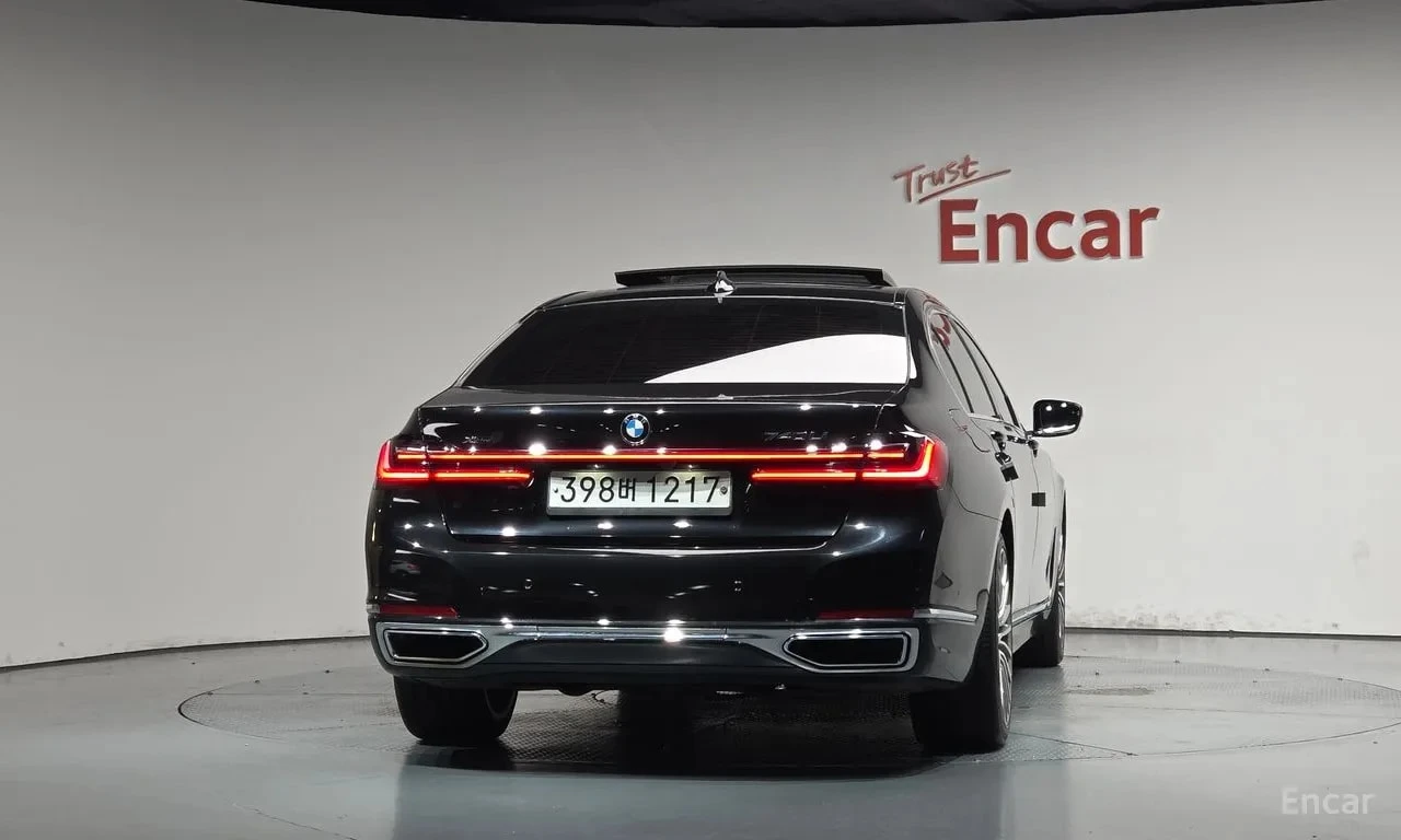 BMW 740 * 740Li xDrive Design Pure Excellence* АВТОКРЕДИТ*, снимка 4 - Автомобили и джипове - 56096955