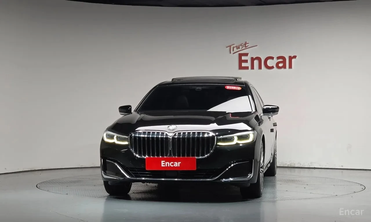 BMW 740 * 740Li xDrive Design Pure Excellence* АВТОКРЕДИТ*, снимка 3 - Автомобили и джипове - 56096955