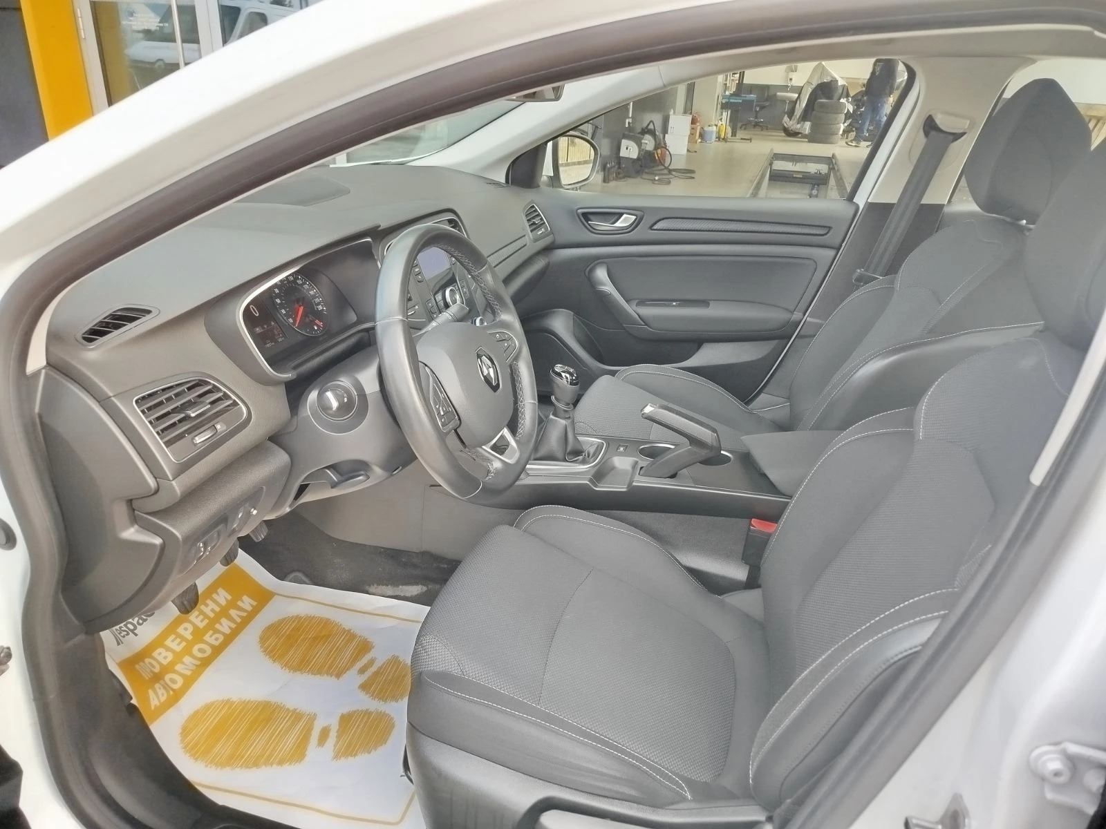 Renault Megane 1.3Tce/140к.с./Life, снимка 10 - Автомобили и джипове - 56612257
