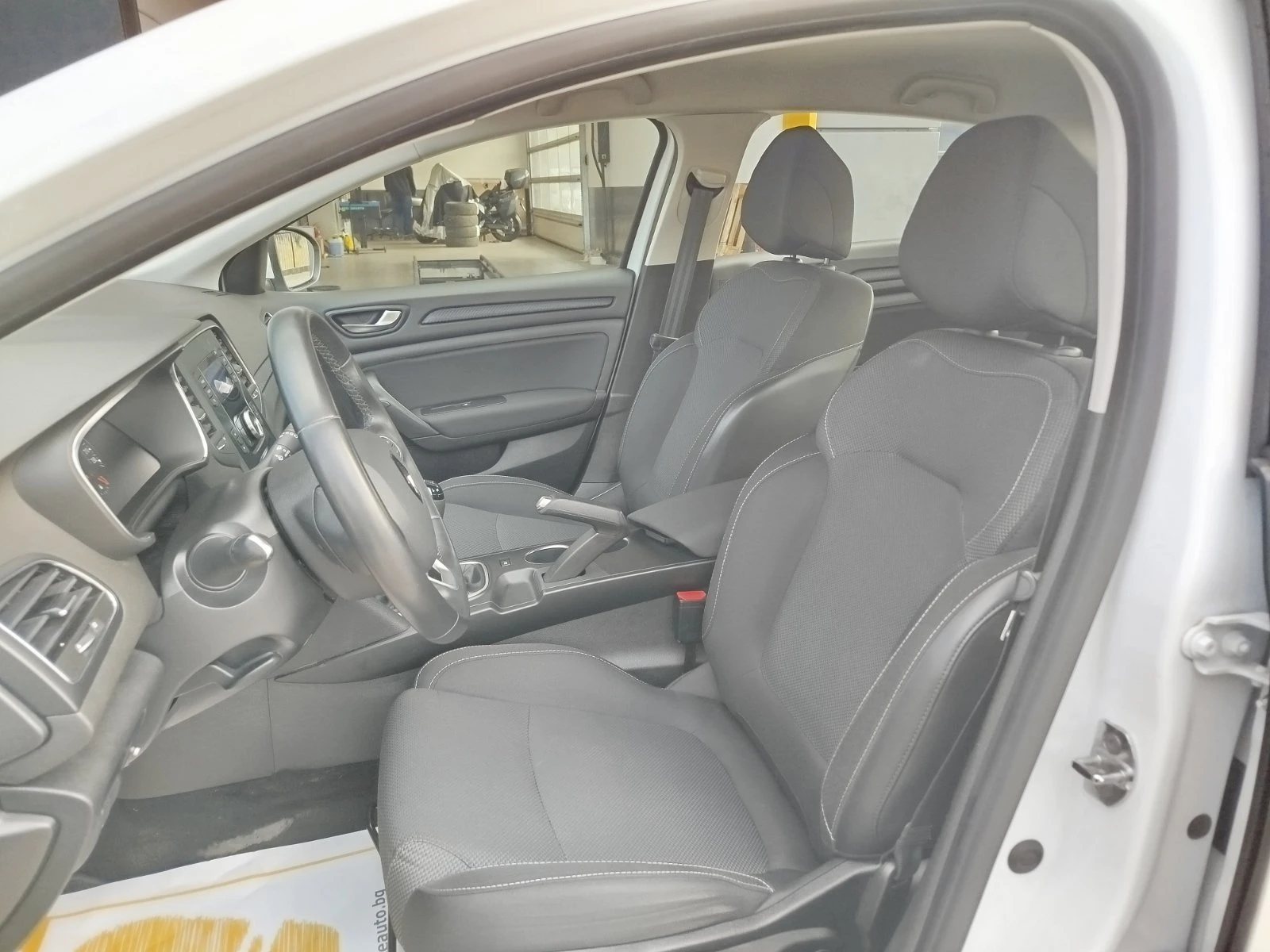 Renault Megane 1.3Tce/140к.с./Life, снимка 11 - Автомобили и джипове - 56612257