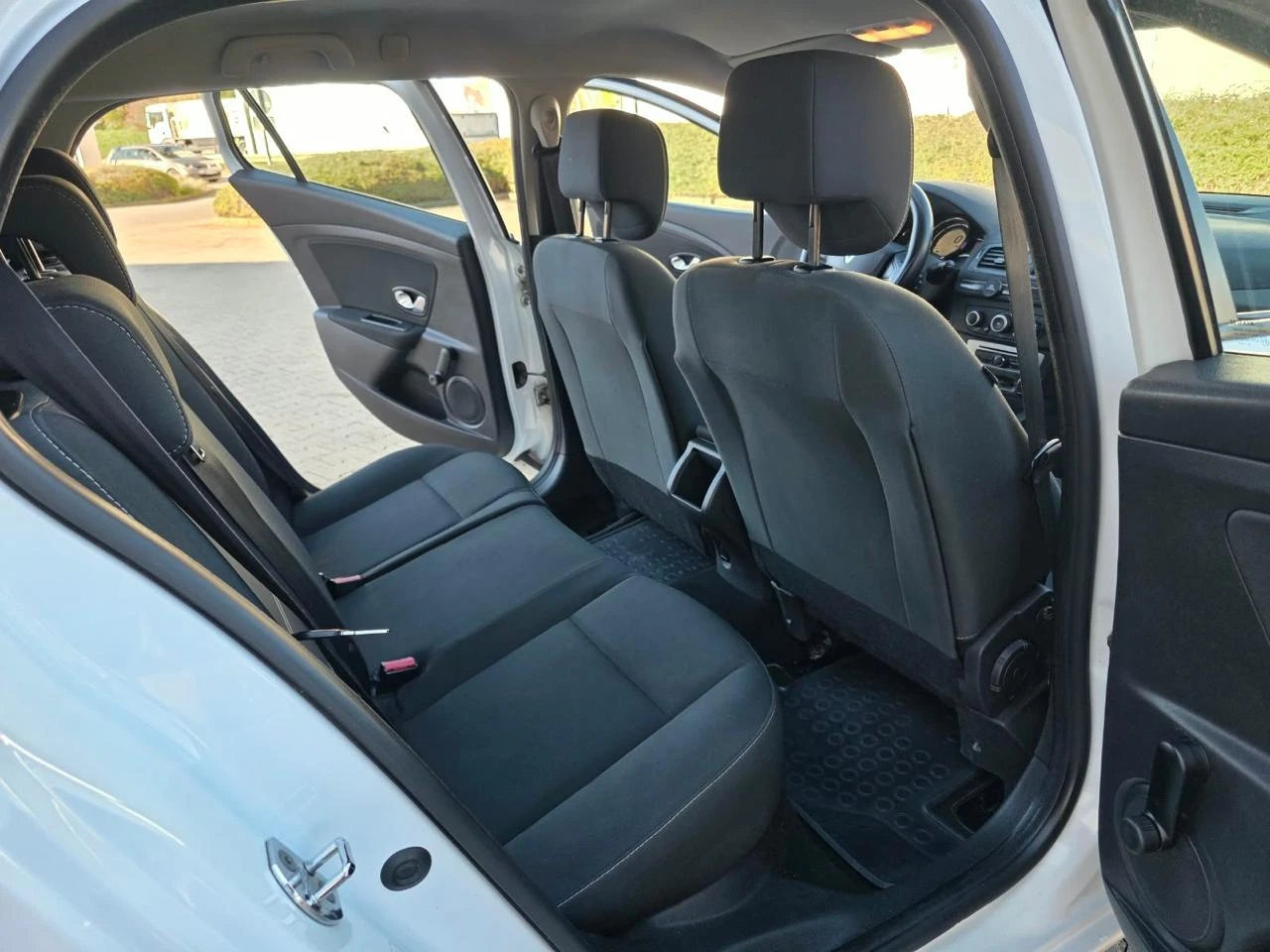 Renault Megane KZ14, снимка 11 - Автомобили и джипове - 56733792