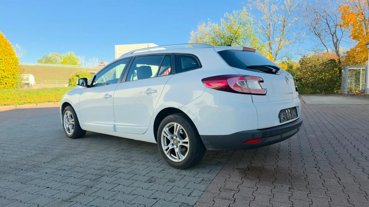 Renault Megane KZ14, снимка 3 - Автомобили и джипове - 56733792
