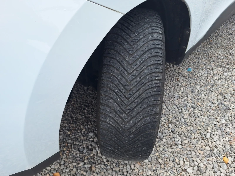 Hyundai IX35 2.0i 163ks 4x2 Italia!, снимка 15 - Автомобили и джипове - 52368453