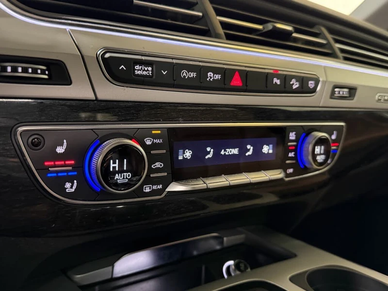 Audi Q7 3.0 QUATTRO * DISTR* PANO* 7 SEATS* VENT SEAT* 360, снимка 10 - Автомобили и джипове - 53339198