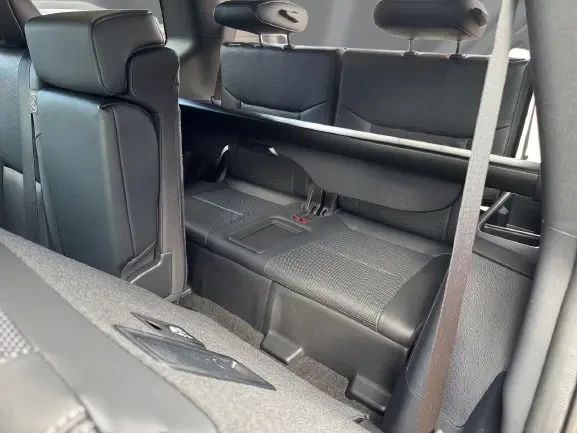 Toyota Land cruiser 2.8 D-4D = NEW = 7 Seats/Lounge Гаранция, снимка 10 - Автомобили и джипове - 54619938
