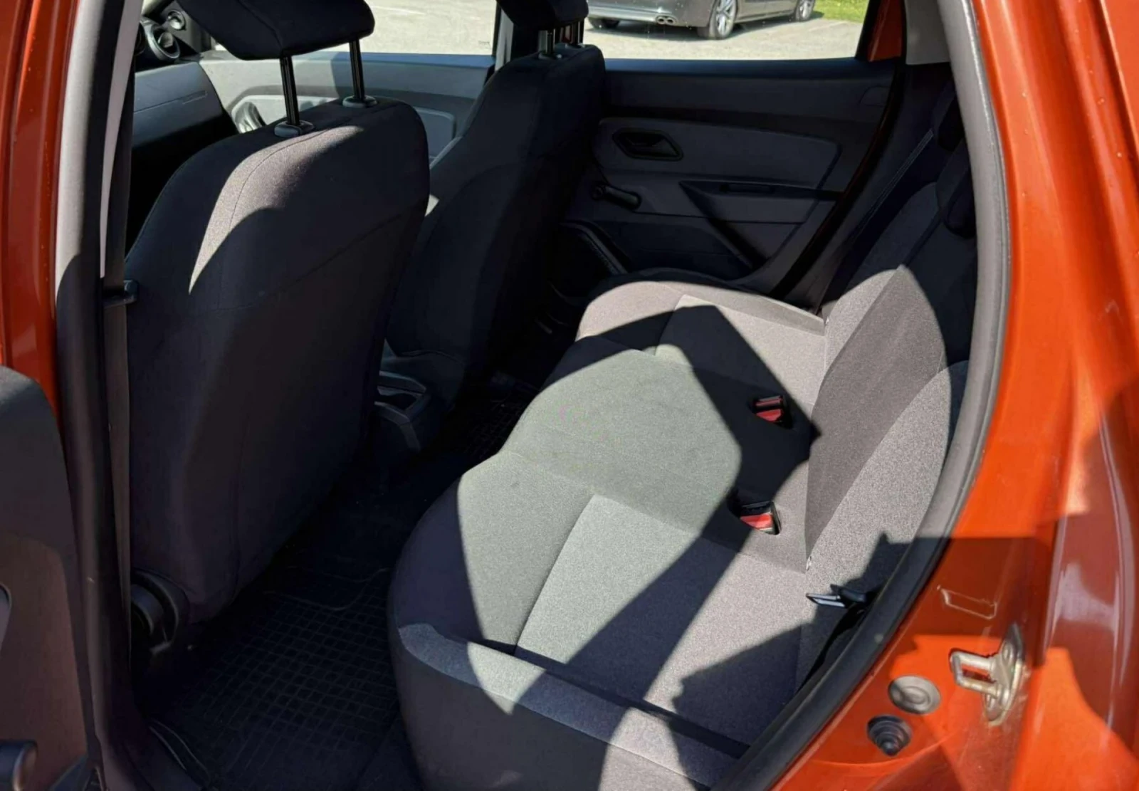 Dacia Duster 1.0 TCe 100 ECO-G COMFORT LPG - изображение 8
