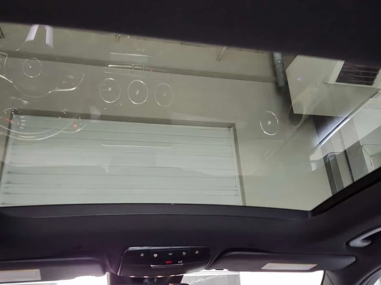 Mercedes-Benz GLC 300 PANO | 360 | KEYLESS | ПОДГРЕВИ | АМБИЕНТ, снимка 13 - Автомобили и джипове - 53928309