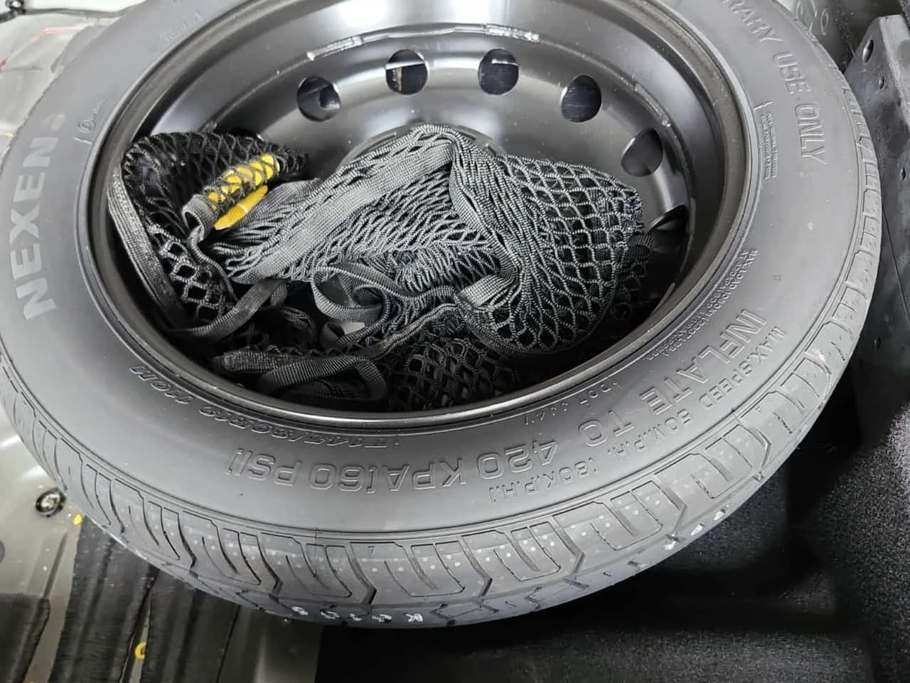 Mercedes-Benz GLC 300 PANO | 360 | KEYLESS | ПОДГРЕВИ | АМБИЕНТ, снимка 15 - Автомобили и джипове - 53928309