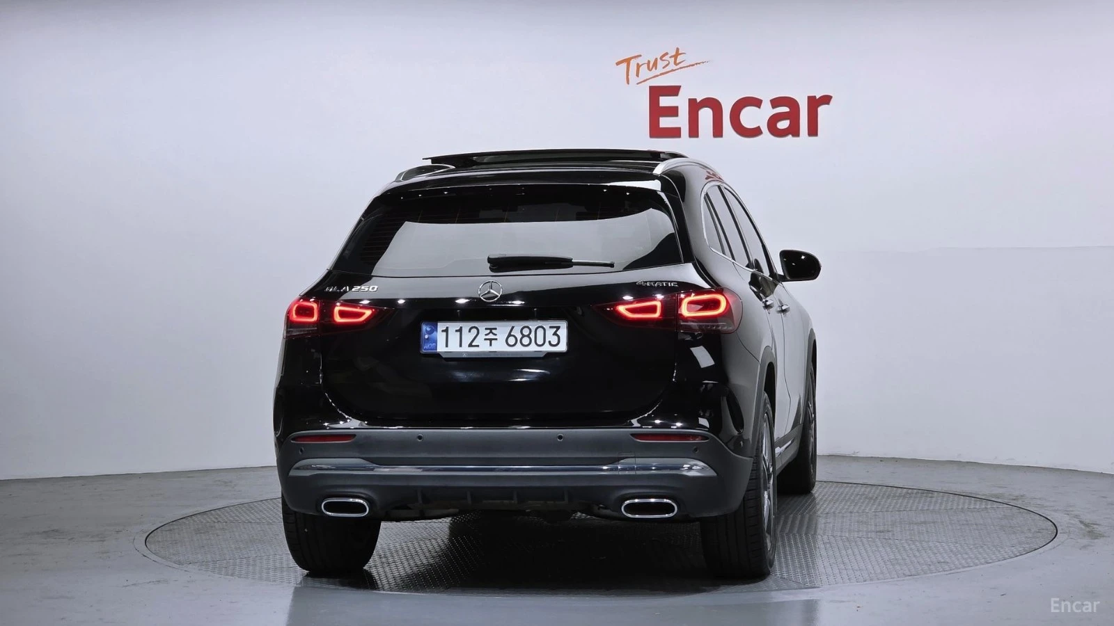 Mercedes-Benz GLA 250 AMG* ПОДГРЕВ* ПАМЕТ* КАМЕРА* ПАНО, снимка 4 - Автомобили и джипове - 55432996