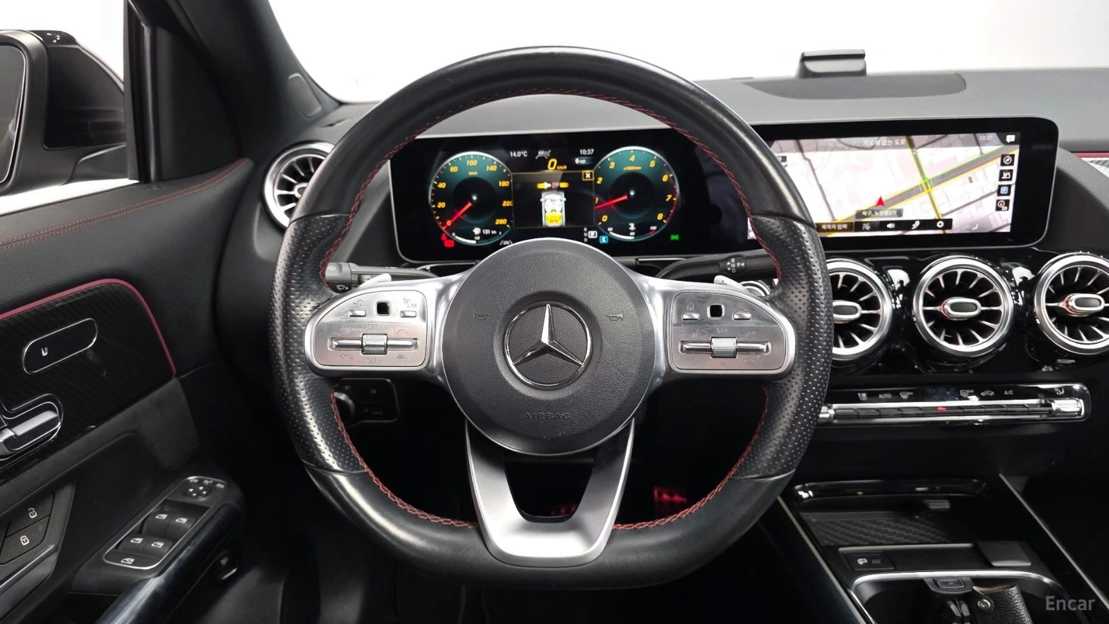 Mercedes-Benz GLA 250 AMG* ПОДГРЕВ* ПАМЕТ* КАМЕРА* ПАНО, снимка 12 - Автомобили и джипове - 55432996