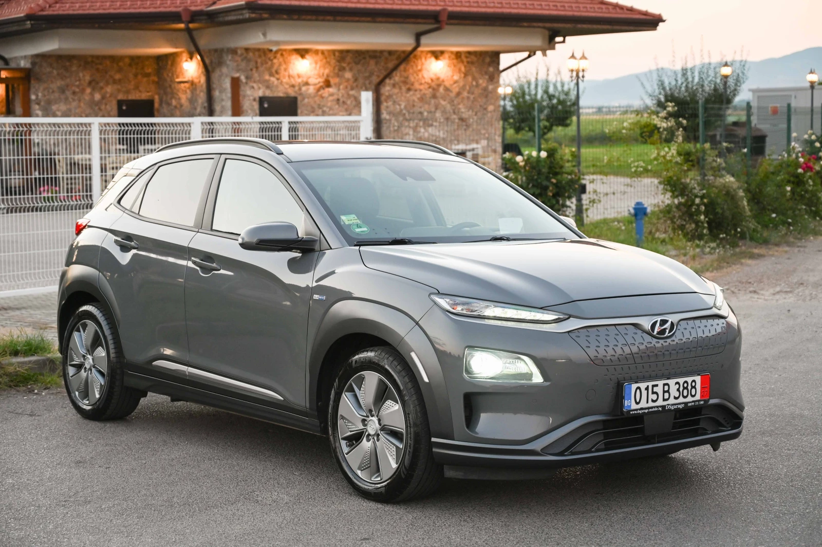 Hyundai Kona 64kw* Камера* 100%SOH* ТЕРМОПОМПА, снимка 3 - Автомобили и джипове - 55624705