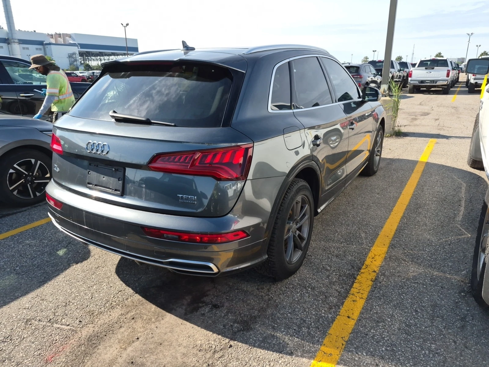 Audi Q5 PROGRESSIV/CARFAX/ФИНАНСИРАНЕ, снимка 3 - Автомобили и джипове - 55983071