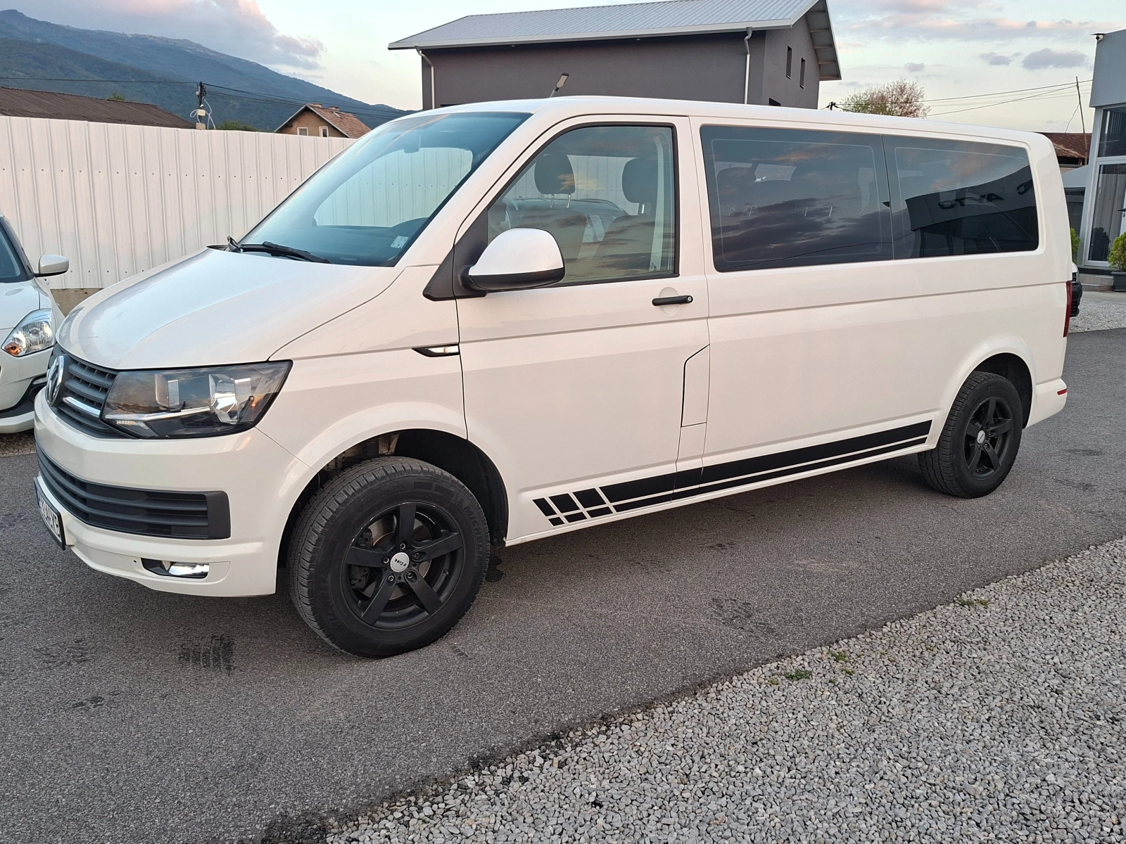 VW Caravelle  - изображение 2