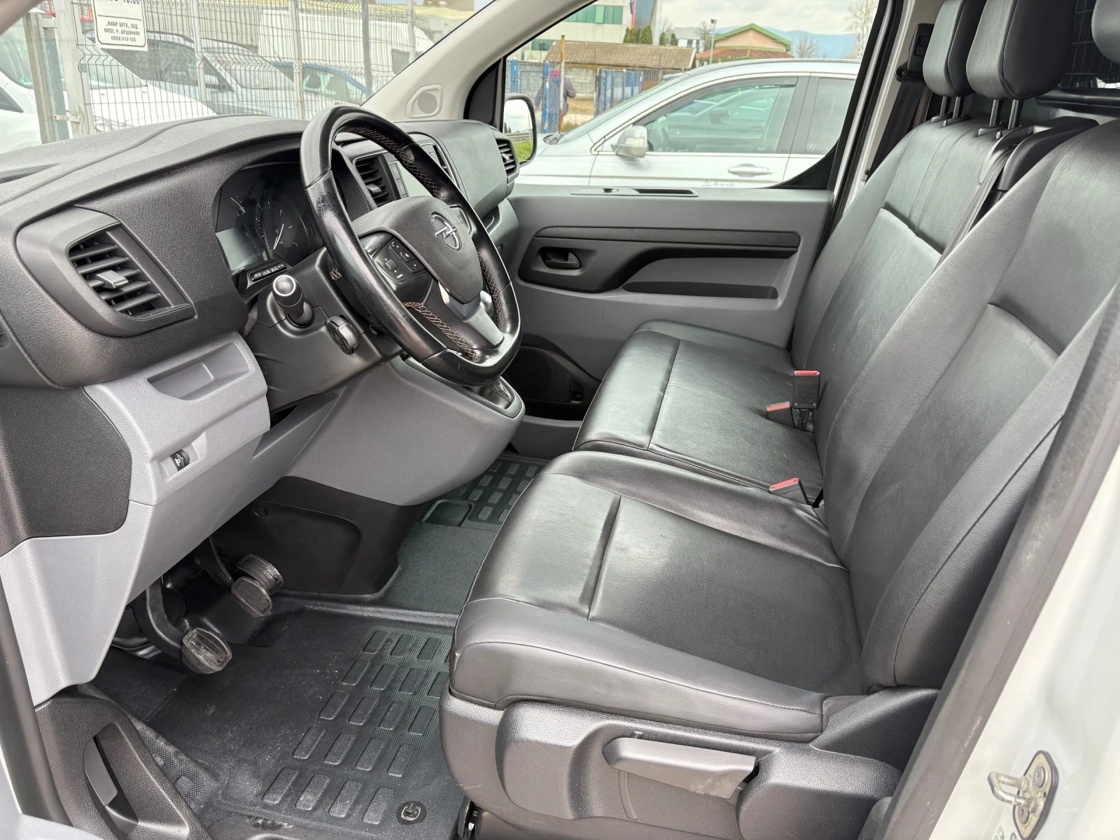 Opel Vivaro 1.5D, снимка 7 - Бусове и автобуси - 53914492