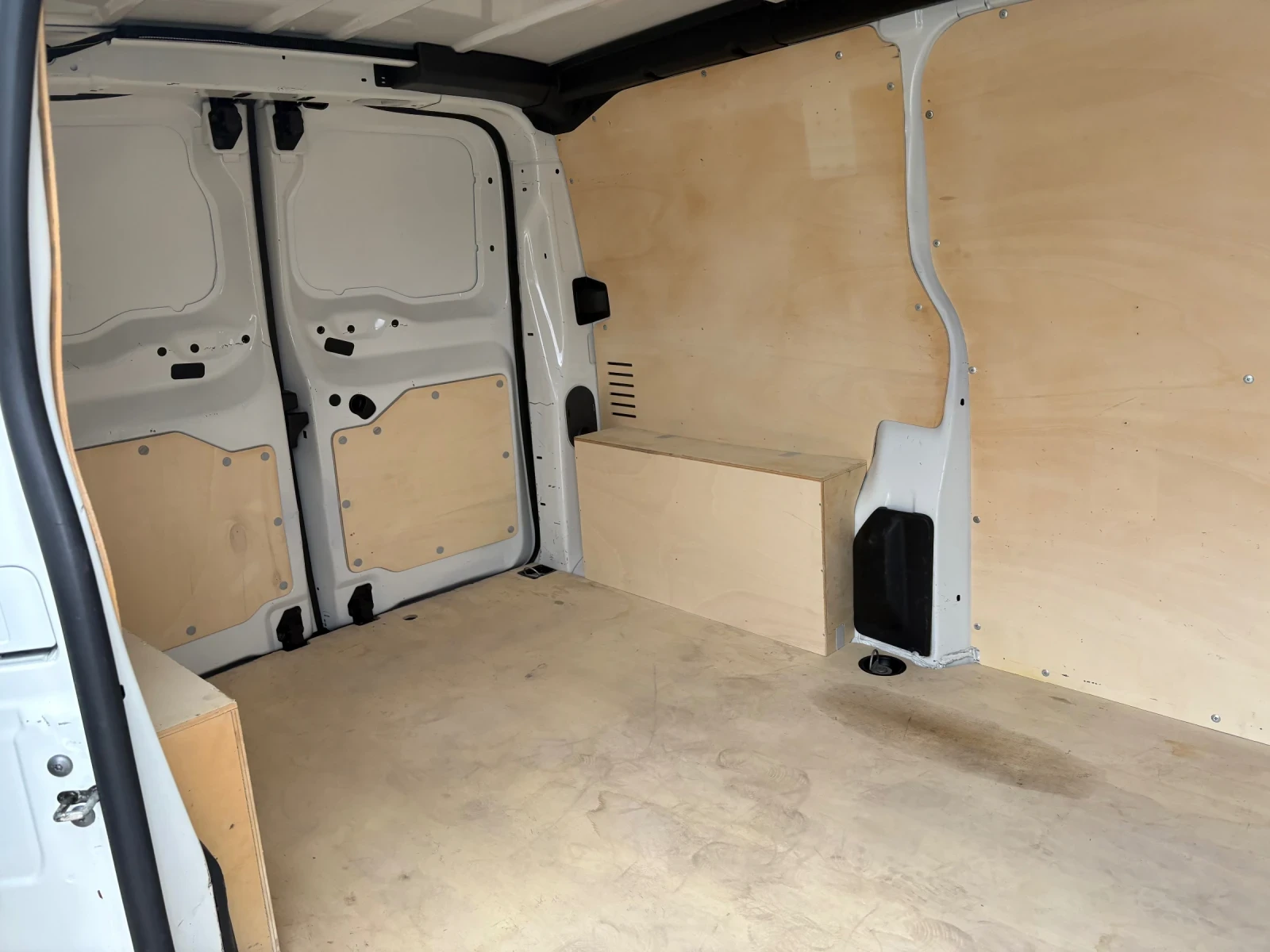 Opel Vivaro 1.5D, снимка 11 - Бусове и автобуси - 53914492