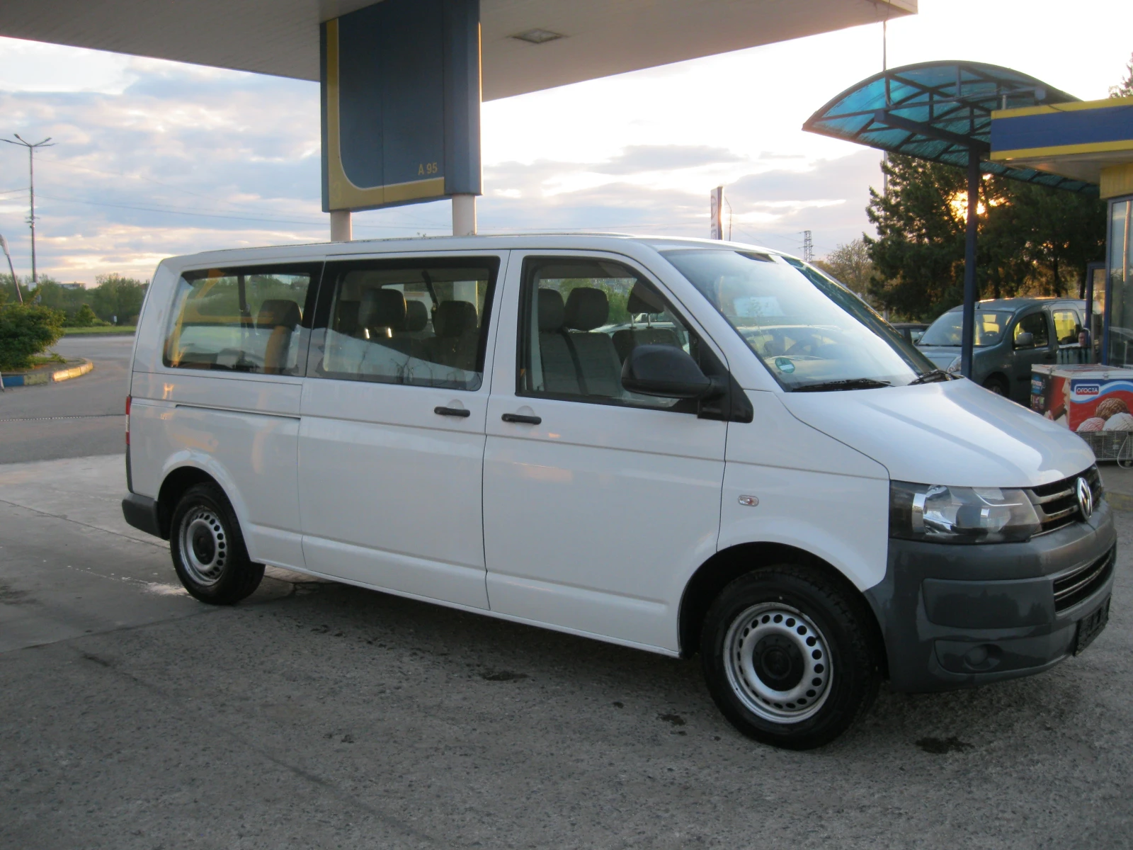 VW T5 LONG, снимка 4 - Бусове и автобуси - 54259316