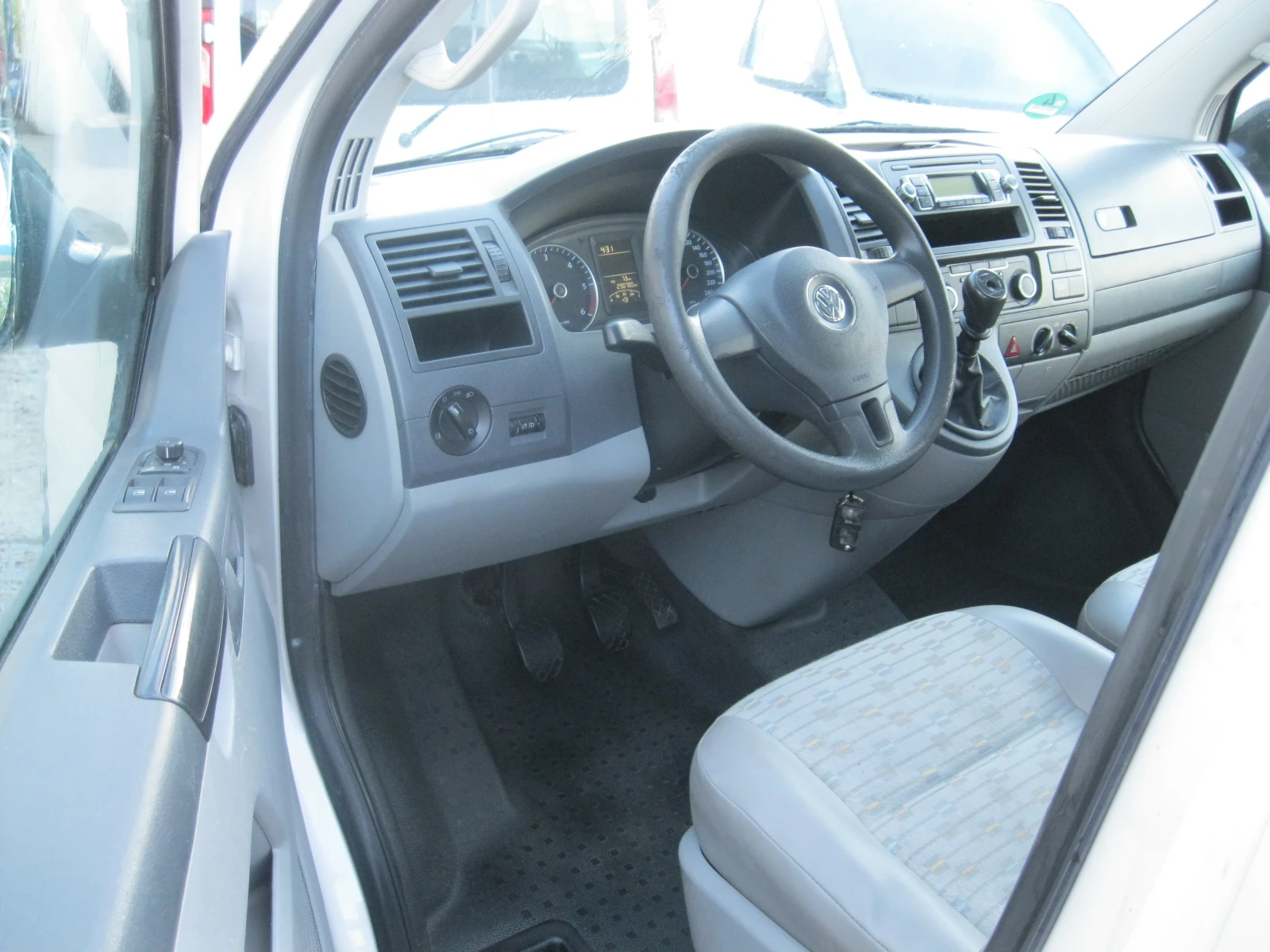 VW T5 LONG, снимка 11 - Бусове и автобуси - 54259316