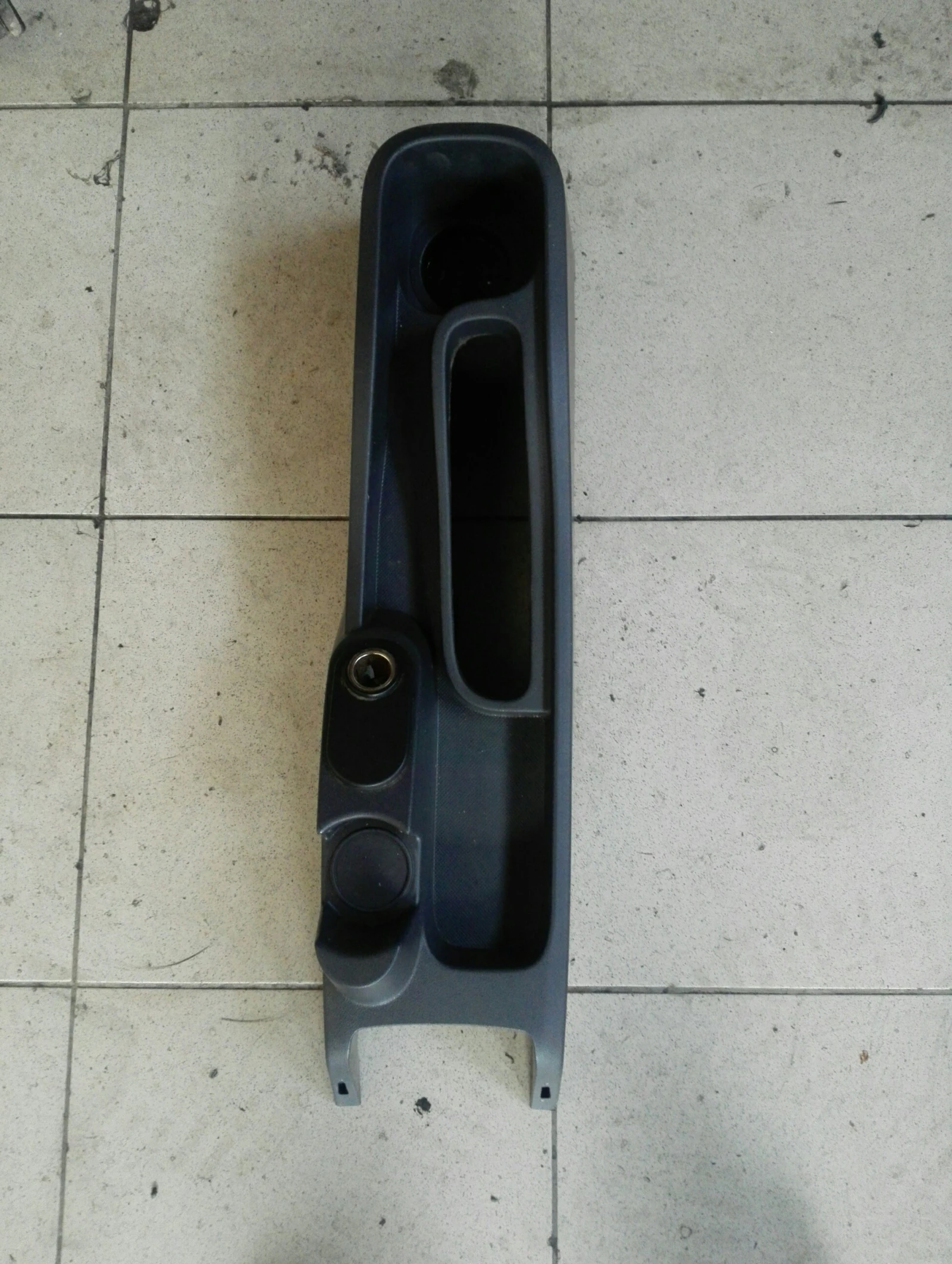 конзола (пластмаса) около ръчна Фиат Кубо (Фиат фиорино)