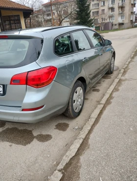 Opel Astra Sports Tourer, снимка 3