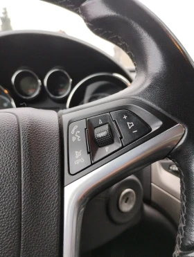 Opel Astra Sports Tourer, снимка 8