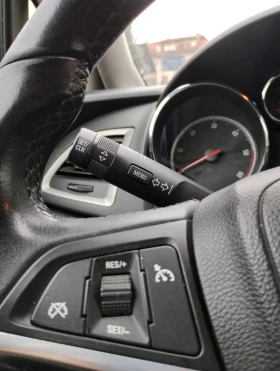 Opel Astra Sports Tourer, снимка 9