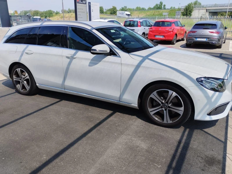 Mercedes-Benz E 220  4 MATIC / FACELIFT 2019г. / ПОДГРЕВ / КАМЕРА, снимка 3 - Автомобили и джипове - 46969016