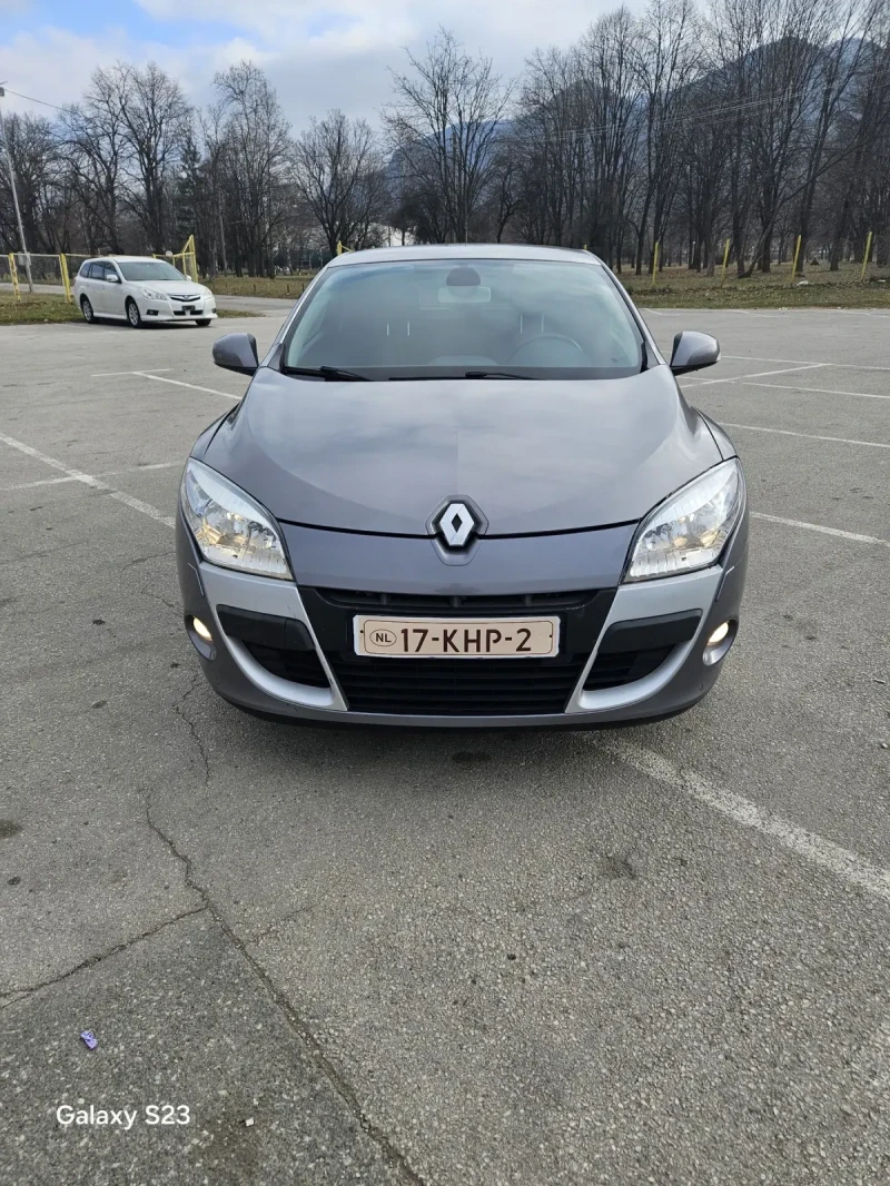 Renault Megane 1.6i coupe, снимка 2 - Автомобили и джипове - 49007909